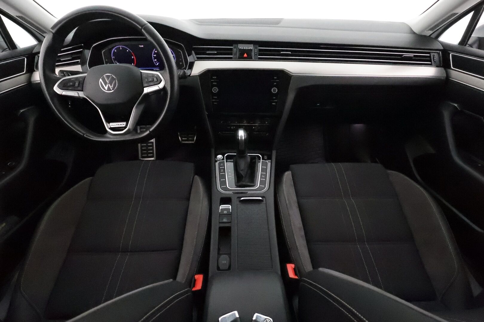 VOLKSWAGEN PASSAT 2021 Variant Alltrack 2,0 TDI SCR 147 kW 4MOTION DSG **Webasto / Koukku / Adapt.Vakkari / Matrix-LED / P.kamera / Navi** - Digimittari / Merkkihuollettu / Kahdet Renkaat
