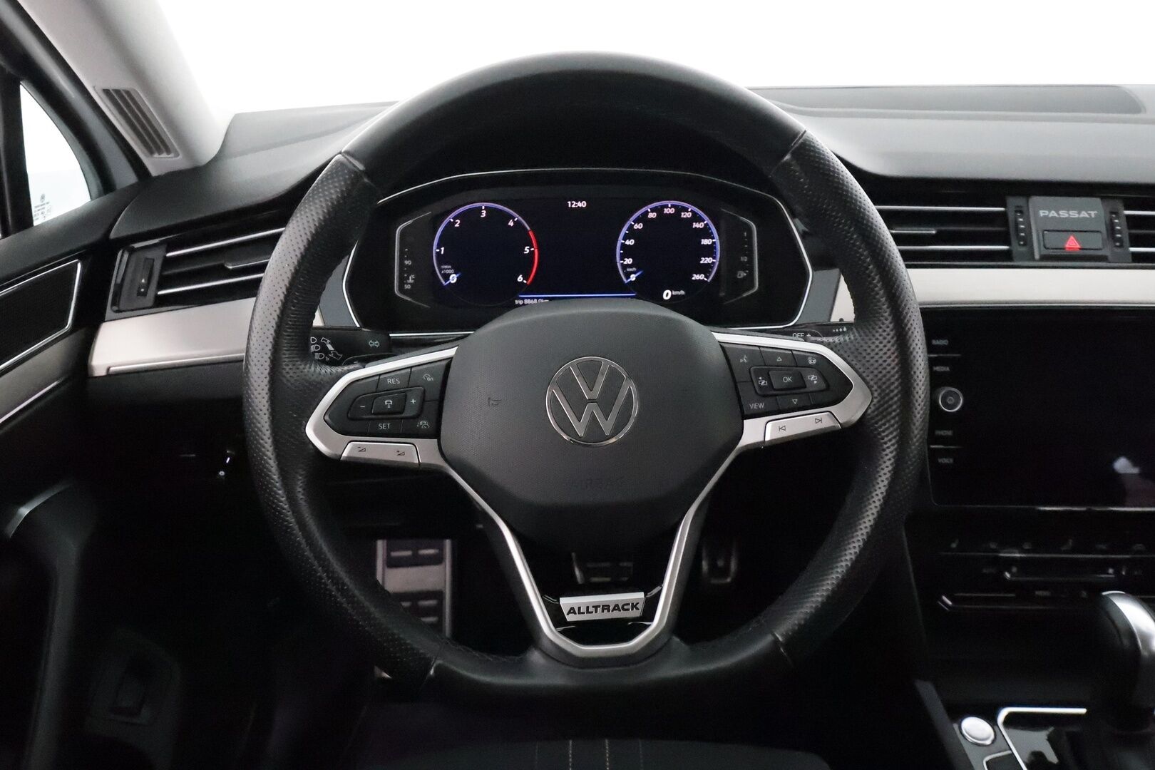 VOLKSWAGEN PASSAT 2021 Variant Alltrack 2,0 TDI SCR 147 kW 4MOTION DSG **Webasto / Koukku / Adapt.Vakkari / Matrix-LED / P.kamera / Navi** - Digimittari / Merkkihuollettu / Kahdet Renkaat