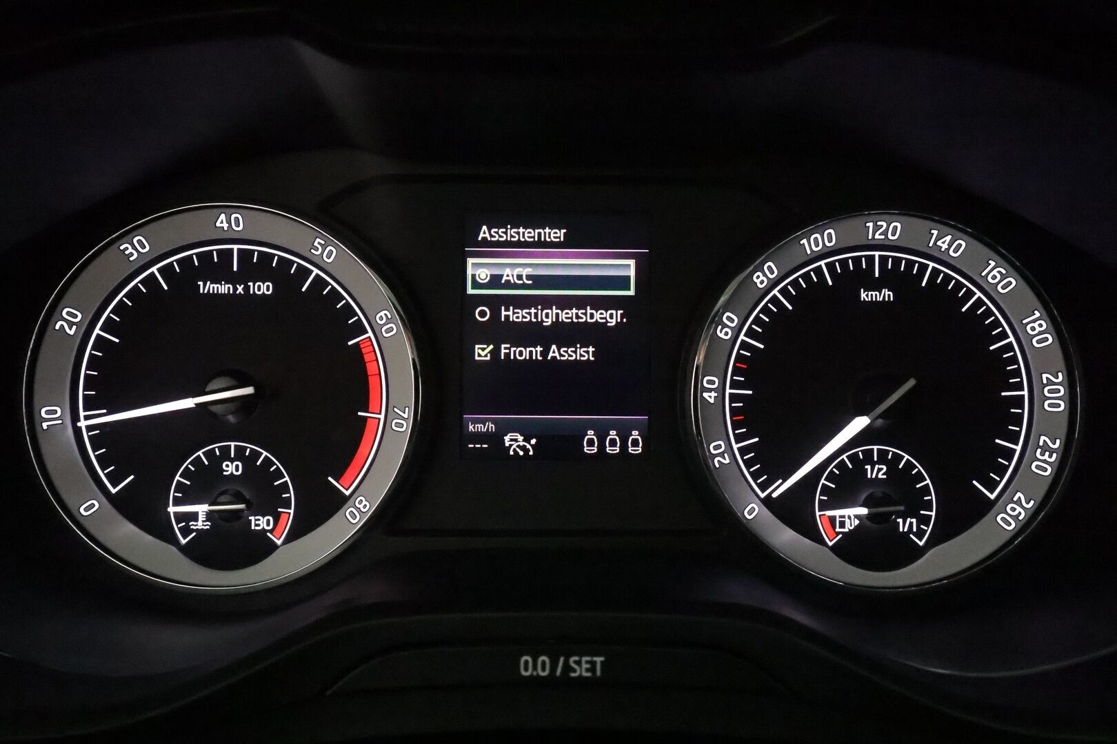 SKODA KODIAQ 2019 2,0 TSI 4x4 Scout DSG Autom. 7-Paikkainen - 3,99 % KORKOTARJOUS TÄHÄN AUTOON - 7-P / Webasto / Adapt.Vakkari / Canton Premium Sound / Vetokoukku / Peruutuskamera / Nahka-Alcantara / Supervarusteet / Juuri tullut Tampereelle!