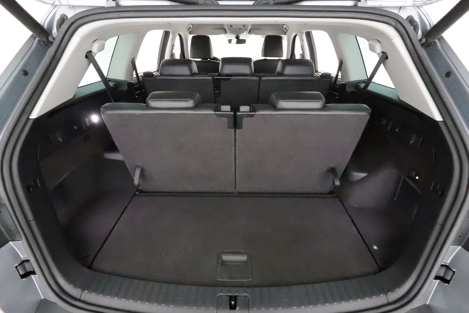 SKODA KODIAQ 2019 2,0 TSI 4x4 Scout DSG Autom. 7-Paikkainen - 3,99 % KORKOTARJOUS TÄHÄN AUTOON - 7-P / Webasto / Adapt.Vakkari / Canton Premium Sound / Vetokoukku / Peruutuskamera / Nahka-Alcantara / Supervarusteet / Juuri tullut Tampereelle!