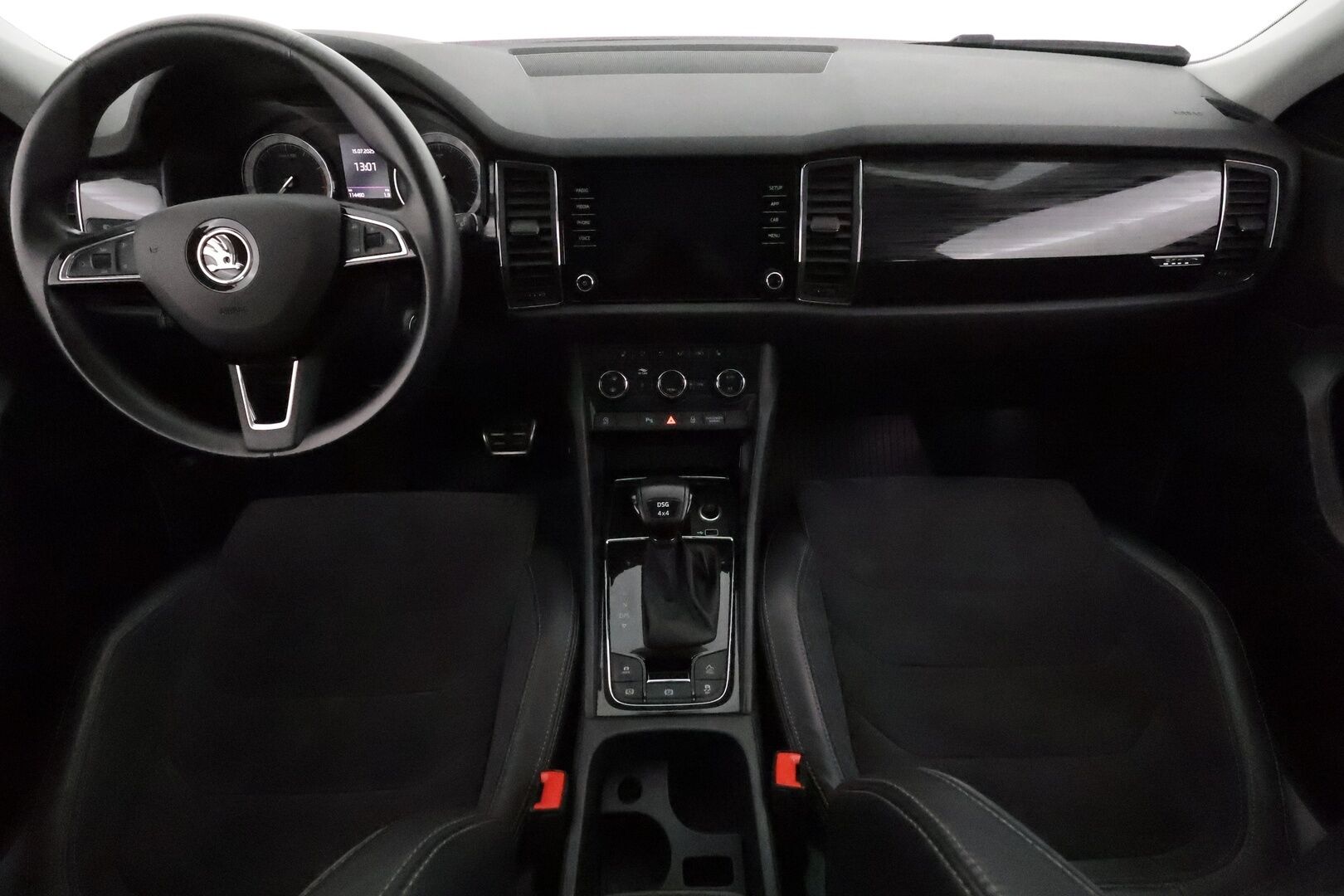 SKODA KODIAQ 2019 2,0 TSI 4x4 Scout DSG Autom. 7-Paikkainen - 3,99 % KORKOTARJOUS TÄHÄN AUTOON - 7-P / Webasto / Adapt.Vakkari / Canton Premium Sound / Vetokoukku / Peruutuskamera / Nahka-Alcantara / Supervarusteet / Juuri tullut Tampereelle!