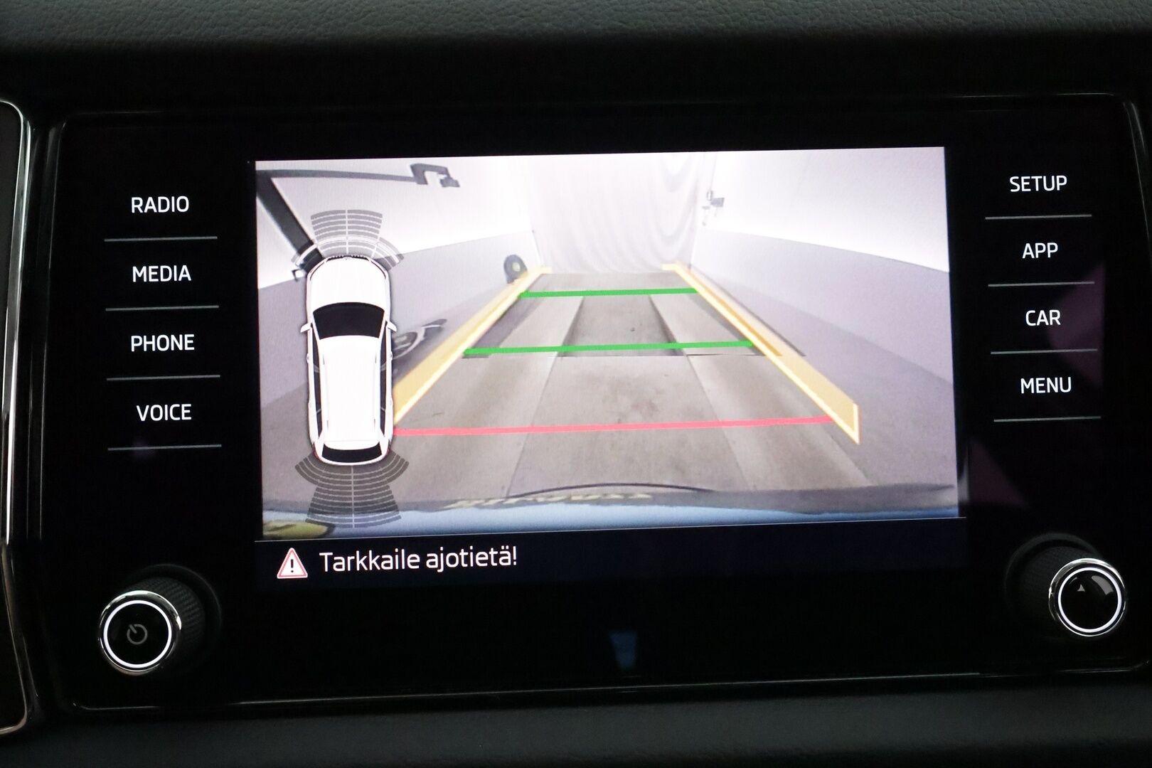 SKODA KODIAQ 2019 2,0 TSI 4x4 Scout DSG Autom. 7-Paikkainen - 3,99 % KORKOTARJOUS TÄHÄN AUTOON - 7-P / Webasto / Adapt.Vakkari / Canton Premium Sound / Vetokoukku / Peruutuskamera / Nahka-Alcantara / Supervarusteet / Juuri tullut Tampereelle!