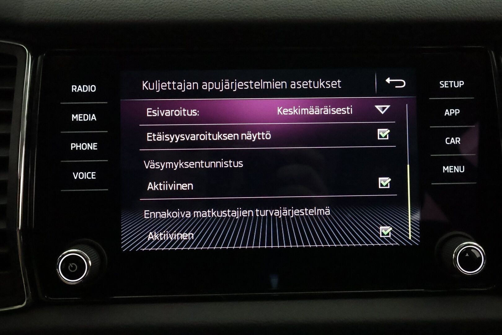 SKODA KODIAQ 2019 2,0 TSI 4x4 Scout DSG Autom. 7-Paikkainen - 3,99 % KORKOTARJOUS TÄHÄN AUTOON - 7-P / Webasto / Adapt.Vakkari / Canton Premium Sound / Vetokoukku / Peruutuskamera / Nahka-Alcantara / Supervarusteet / Juuri tullut Tampereelle!