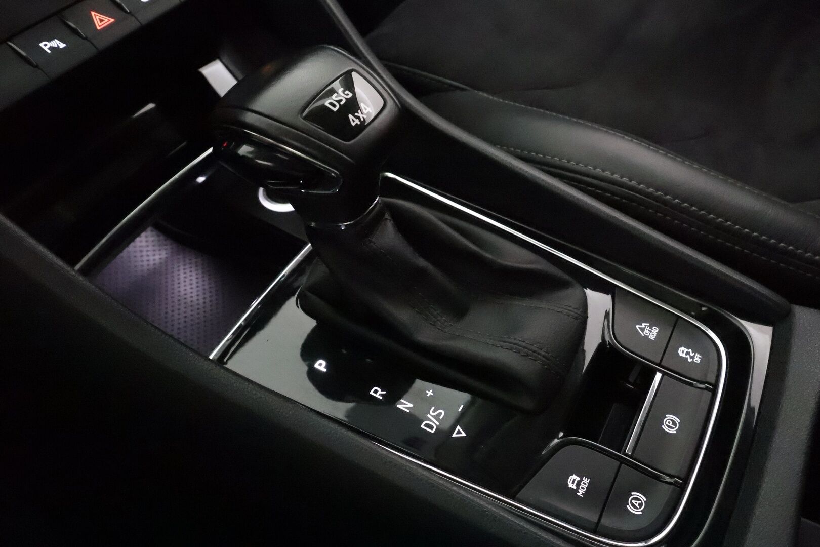 SKODA KODIAQ 2019 2,0 TSI 4x4 Scout DSG Autom. 7-Paikkainen - 3,99 % KORKOTARJOUS TÄHÄN AUTOON - 7-P / Webasto / Adapt.Vakkari / Canton Premium Sound / Vetokoukku / Peruutuskamera / Nahka-Alcantara / Supervarusteet / Juuri tullut Tampereelle!