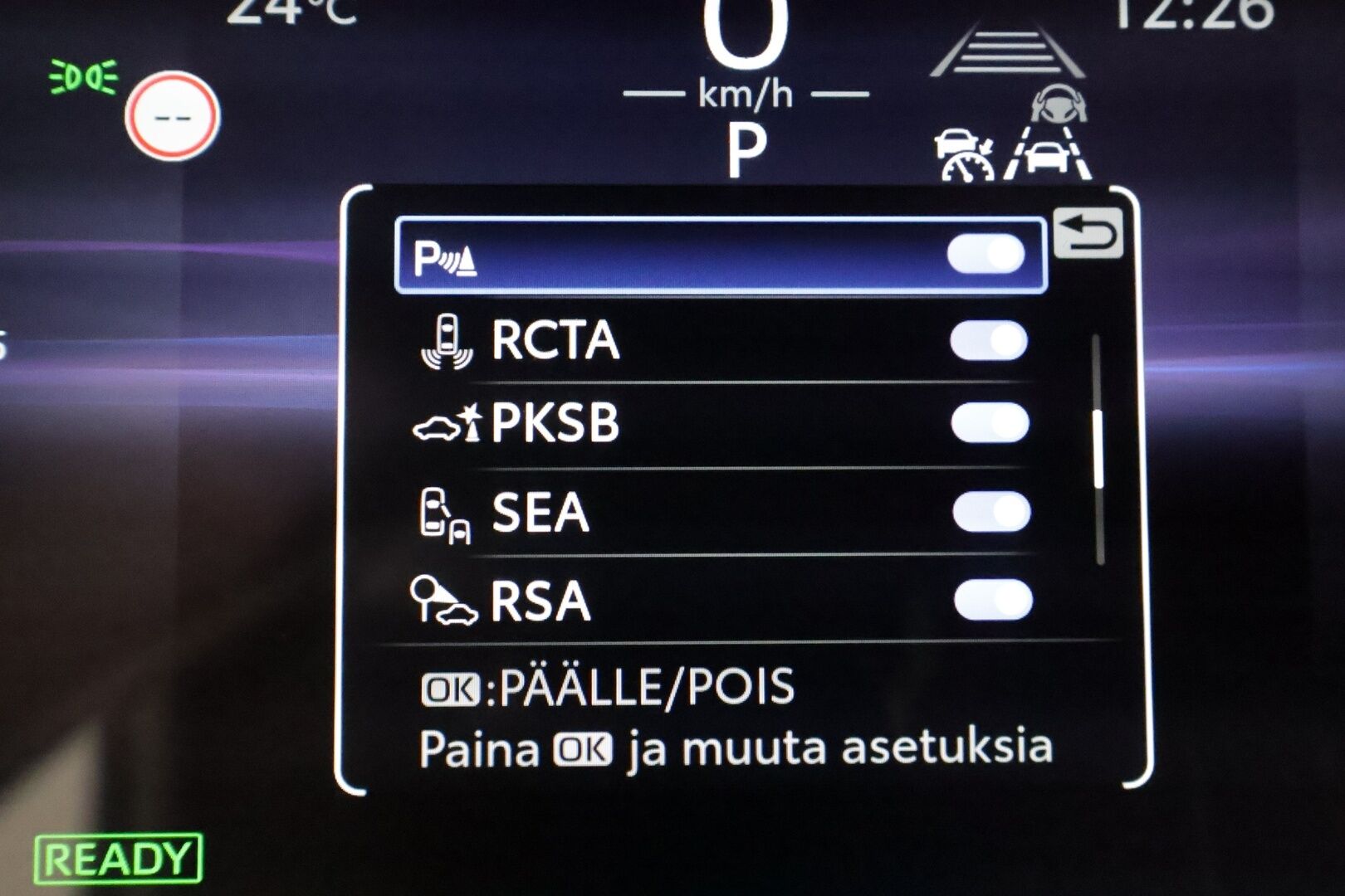 TOYOTA COROLLA CROSS 2022 2.0 Hybrid AWD-i Launch Edition ** Adapt.vakkari / P.kamera / Navi / Digimittaristo / KeylessGo / LED / Ratinlämmitin** - Kahdet renkaat aluvanteilla / Merkkihuollettu