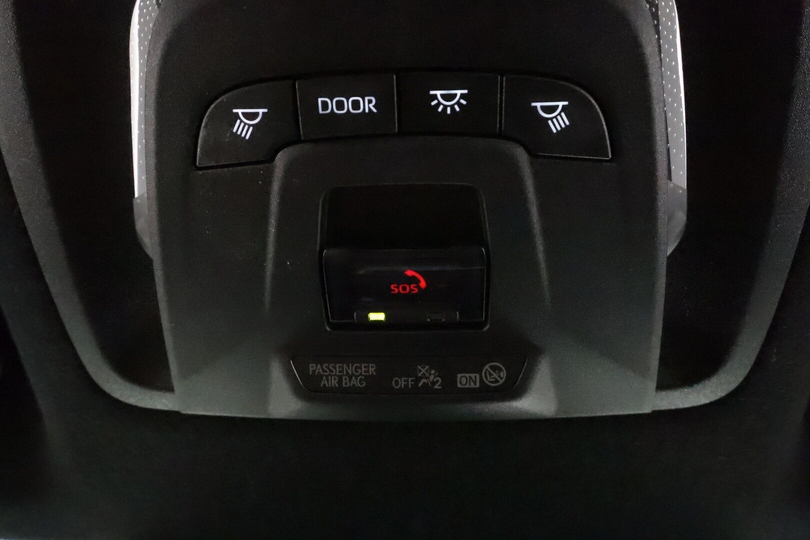 TOYOTA COROLLA CROSS 2022 2.0 Hybrid AWD-i Launch Edition ** Adapt.vakkari / P.kamera / Navi / Digimittaristo / KeylessGo / LED / Ratinlämmitin** - 3,99 % KORKOTARJOUS TÄHÄN AUTOON 31.8. ASTI! - Kahdet renkaat aluvanteilla / Merkkihuollettu