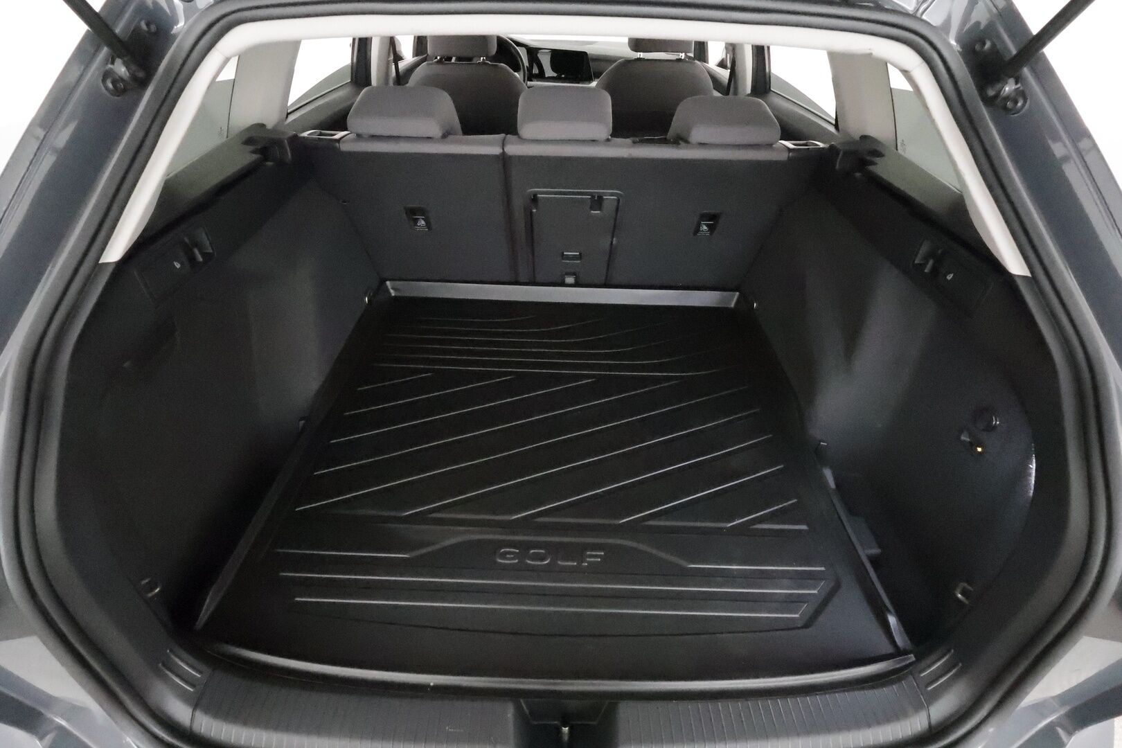 VOLKSWAGEN GOLF 2022 Variant Alltrack 2,0 TSI 140 kW 4MOTION DSG *Webasto / Koukku / ACC / LED-valot / P.Kamera / Navi* - 3,99 % KORKOTARJOUS TÄHÄN AUTOON - Merkkihuollettu / Kahdet renkaat sekä alumiinivanteet / Seuraava katsastus 22.2.2027