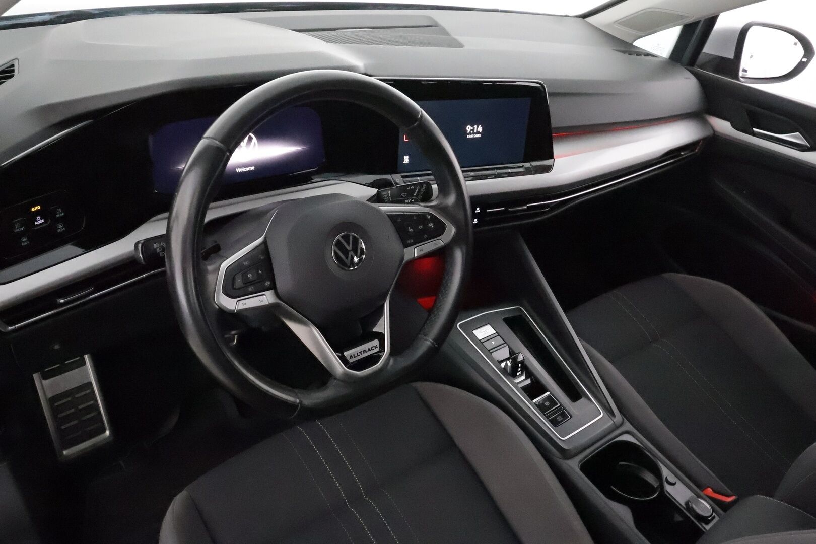 VOLKSWAGEN GOLF 2022 Variant Alltrack 2,0 TSI 140 kW 4MOTION DSG *Webasto / Koukku / ACC / LED-valot / P.Kamera / Navi* - 3,99 % KORKOTARJOUS TÄHÄN AUTOON - Merkkihuollettu / Kahdet renkaat sekä alumiinivanteet / Seuraava katsastus 22.2.2027