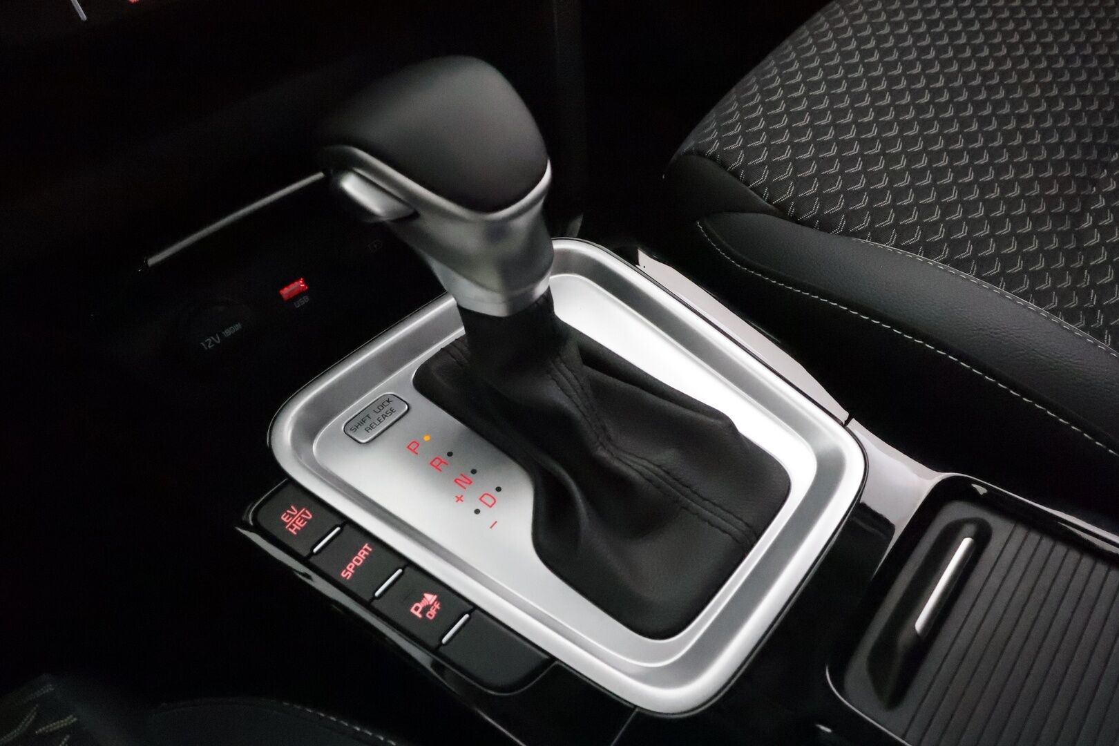 KIA XCEED 2022 1,6 GDI Plug-In Hybrid Business Premium DCT **Adapt.vakkari / P.kamera / Puolinahat / Digimittaristo / Sähköluukku** - Kahdet renkaat aluvanteilla / Merkkihuollettu / KeylessGo / Apple&Android