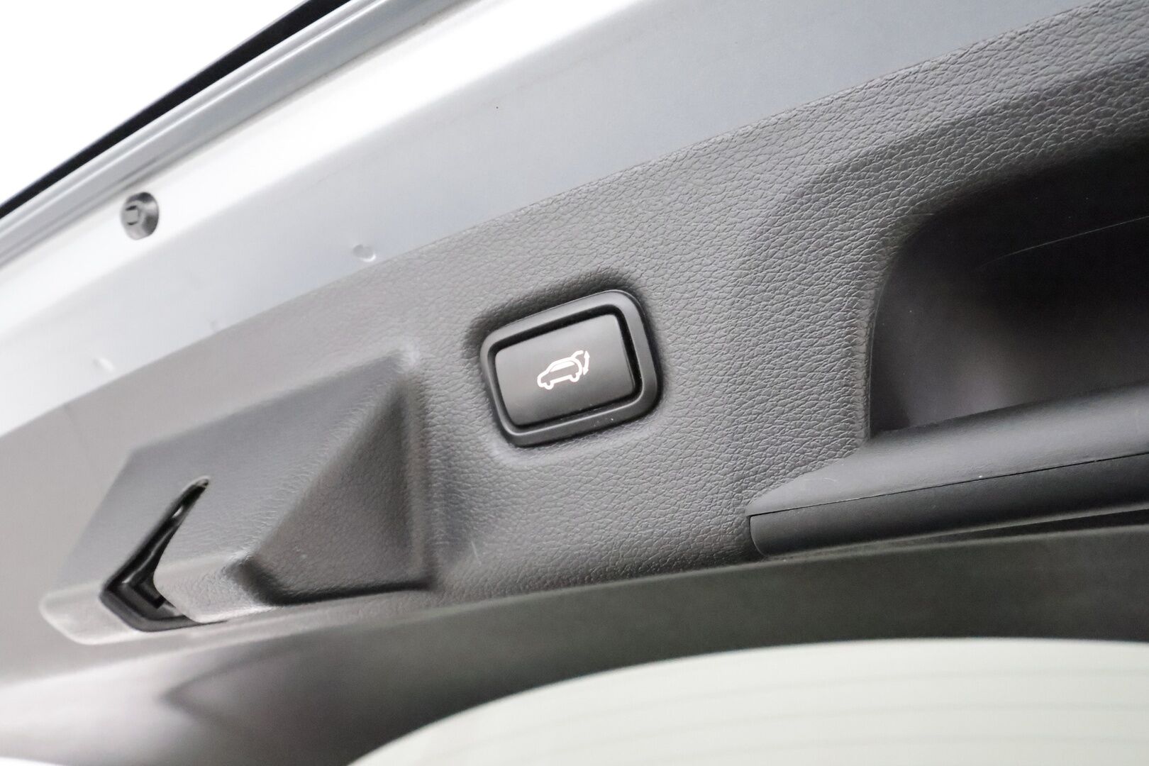 KIA XCEED 2022 1,6 GDI Plug-In Hybrid Business Premium DCT **Adapt.vakkari / P.kamera / Puolinahat / Digimittaristo / Sähköluukku** - Kahdet renkaat aluvanteilla / Merkkihuollettu / KeylessGo / Apple&Android