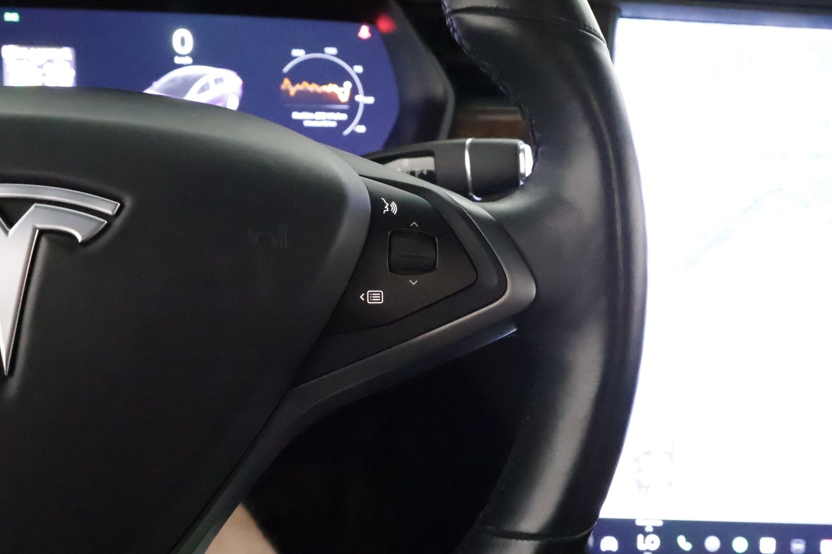 TESLA MODEL X 2020 Long Range AWD 6-Paik **Koukku / Ilma-alusta / Adapt.Vakkari / LED-valot / P.kamera / Premium Audio / Navi / Keyless** - 3,99 % KORKOTARJOUS TÄHÄN AUTOON - 2x Latauskaapelit / Kahdet Renkaat
