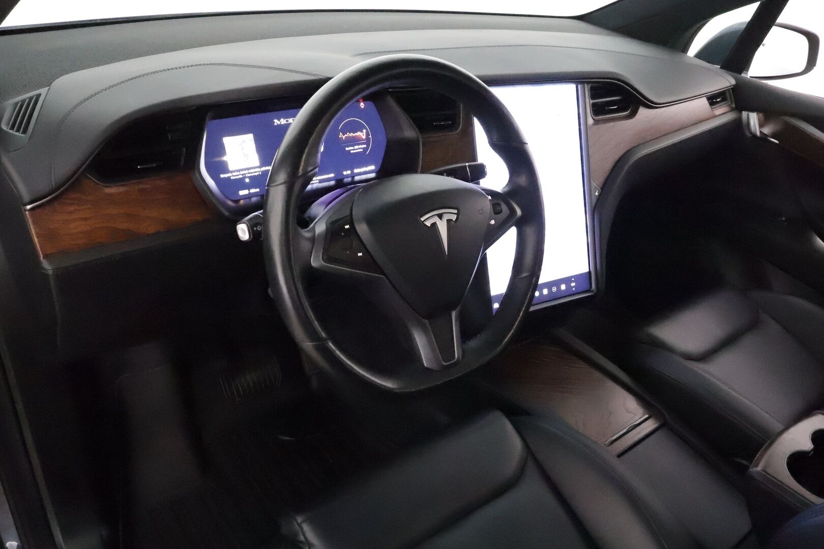 TESLA MODEL X 2020 Long Range AWD 6-Paik **Koukku / Ilma-alusta / Adapt.Vakkari / LED-valot / P.kamera / Premium Audio / Navi / Keyless** - 3,99 % KORKOTARJOUS TÄHÄN AUTOON - 2x Latauskaapelit / Kahdet Renkaat