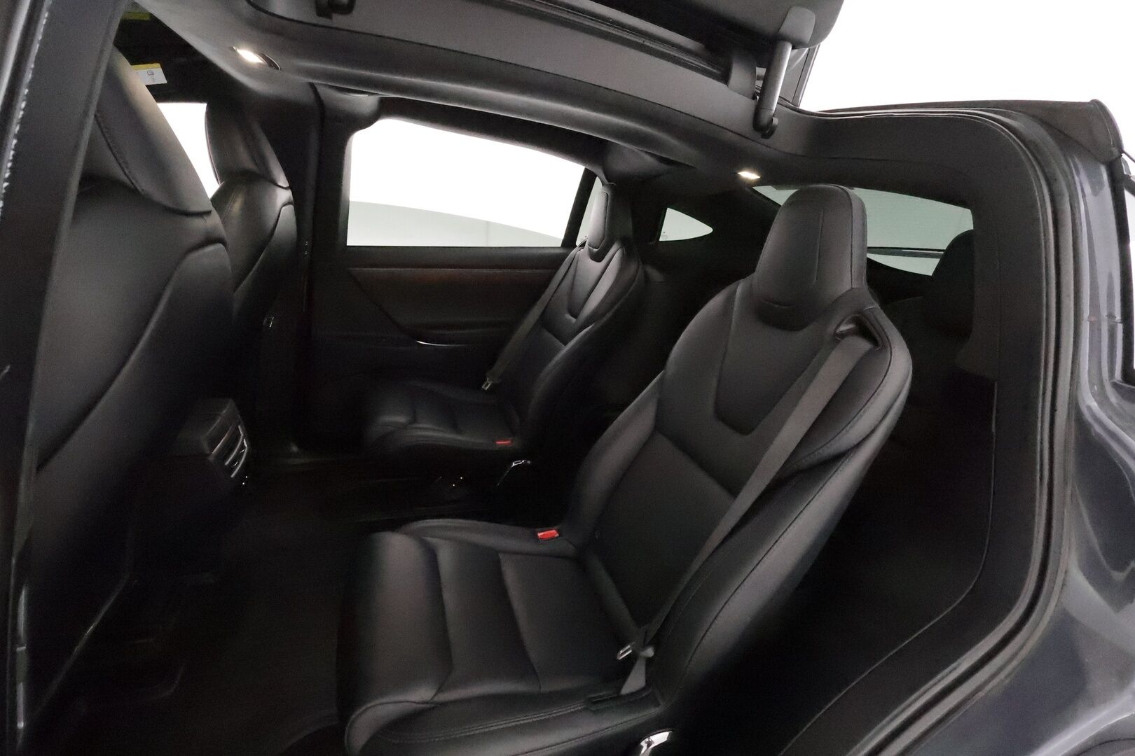 TESLA MODEL X 2020 Long Range AWD 6-Paik **Koukku / Ilma-alusta / Adapt.Vakkari / LED-valot / P.kamera / Premium Audio / Navi / Keyless** - 3,99 % KORKOTARJOUS TÄHÄN AUTOON - 2x Latauskaapelit / Kahdet Renkaat
