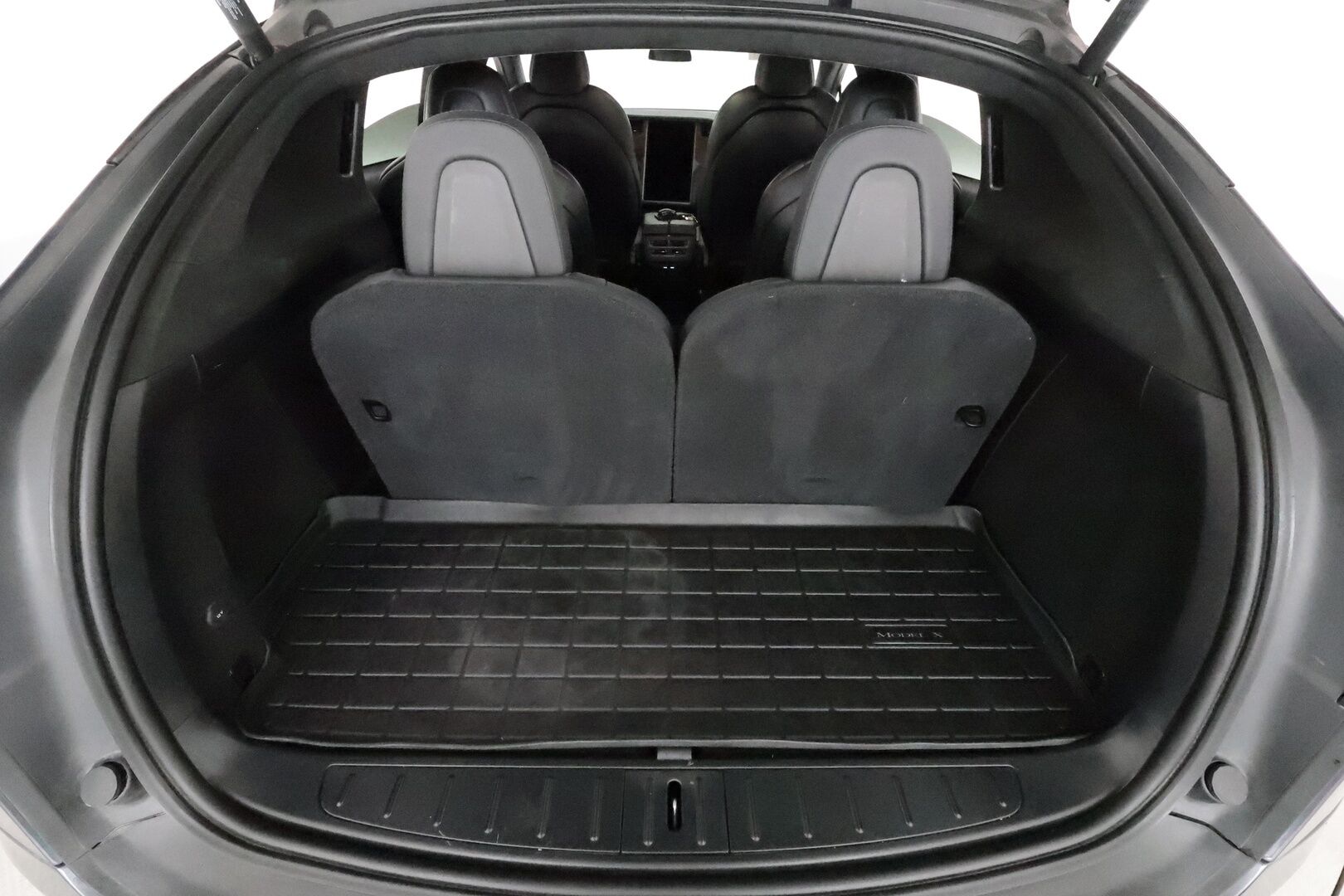 TESLA MODEL X 2020 Long Range AWD 6-Paik **Koukku / Ilma-alusta / Adapt.Vakkari / LED-valot / P.kamera / Premium Audio / Navi / Keyless** - 3,99 % KORKOTARJOUS TÄHÄN AUTOON - 2x Latauskaapelit / Kahdet Renkaat