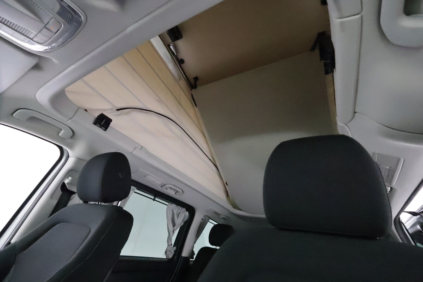 MERCEDES-BENZ V 2019 250 CDi 4Matic Marco Polo 6-paik **Vakkari / ILS LED / Pop-Up Roof / P.kamera / Navi / Bluetooth / Koukku / Lisäkatos** - Seikkailijan unelma / Merkkihuollettu