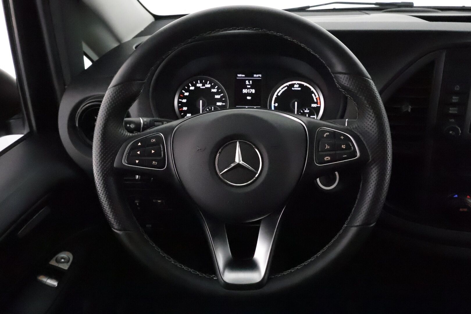 MERCEDES-BENZ Vito 2024 129 Tourer Pro Extralang 5+1 Invapaikka * Peruutuskamera / Navi / Apple&Android / Kaistavahti / ALV / BLIS - ALV-Vähennyskelpoinen / Invapaikka / Harvoin tarjolla!