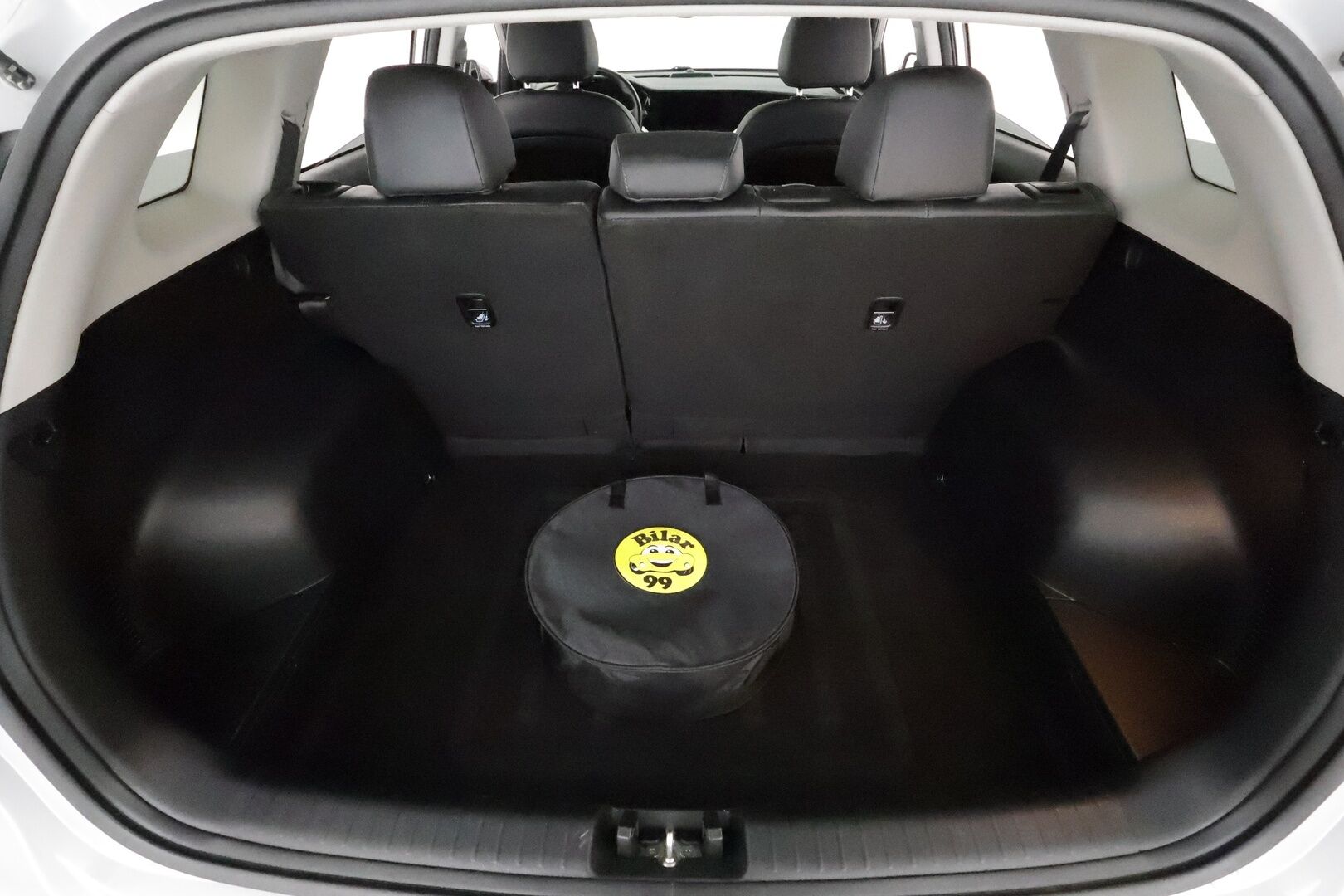 KIA NIRO 2021 64 kWh Advance Plus **Adapt.vakkari / Ilmastoidut nahat / Lämpöpumppu / P.kamera / Muistipenkki / LED / Digimittaristo** - *Super Varusteet* SoH 96,4% / Kahdet hyvät renkaat aluvanteilla / Merkkihuollettu