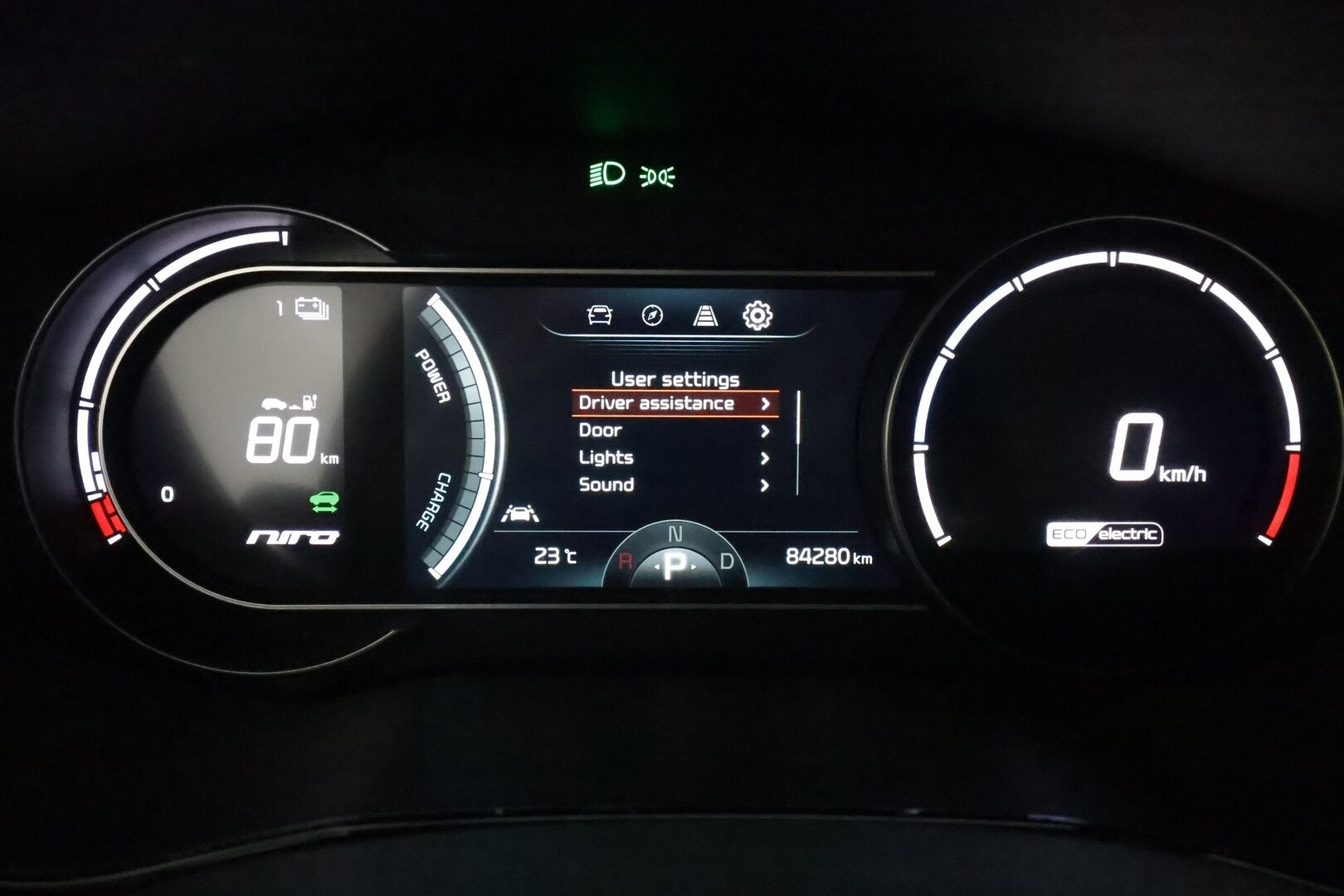 KIA NIRO 2021 64 kWh Advance Plus **Adapt.vakkari / Ilmastoidut nahat / Lämpöpumppu / P.kamera / Muistipenkki / LED / Digimittaristo** - *Super Varusteet* SoH 96,4% / Kahdet hyvät renkaat aluvanteilla / Merkkihuollettu