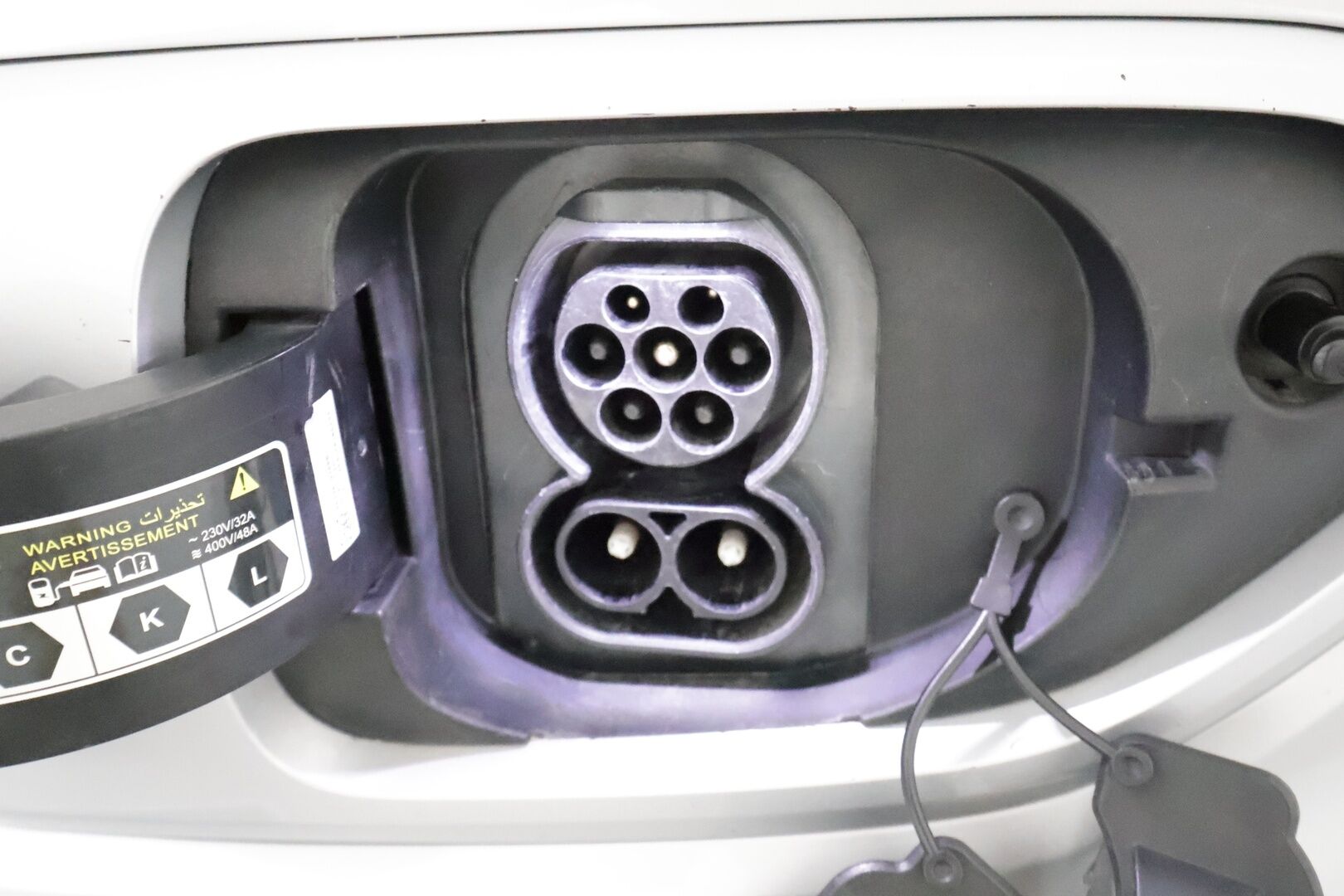 KIA NIRO 2021 64 kWh Advance Plus **Adapt.vakkari / Ilmastoidut nahat / Lämpöpumppu / P.kamera / Muistipenkki / LED / Digimittaristo** - *Super Varusteet* SoH 96,4% / Kahdet hyvät renkaat aluvanteilla / Merkkihuollettu