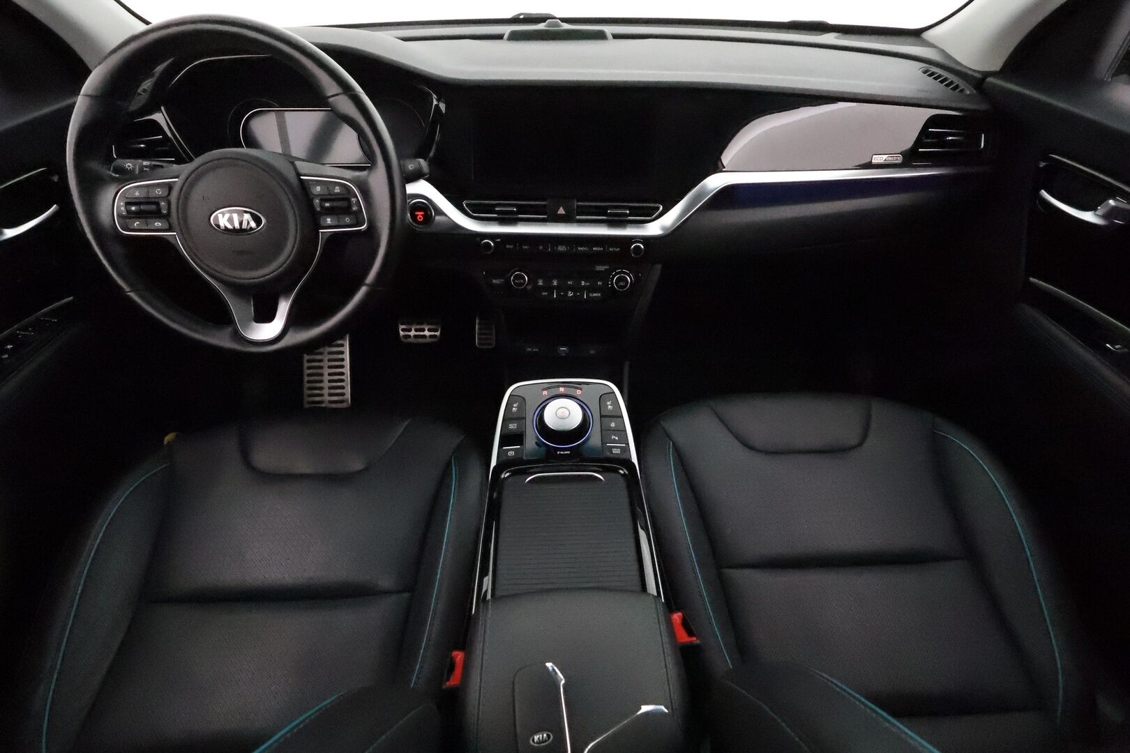 KIA NIRO 2021 64 kWh Advance Plus **Adapt.vakkari / Ilmastoidut nahat / Lämpöpumppu / P.kamera / Muistipenkki / LED / Digimittaristo** - *Super Varusteet* SoH 96,4% / Kahdet hyvät renkaat aluvanteilla / Merkkihuollettu