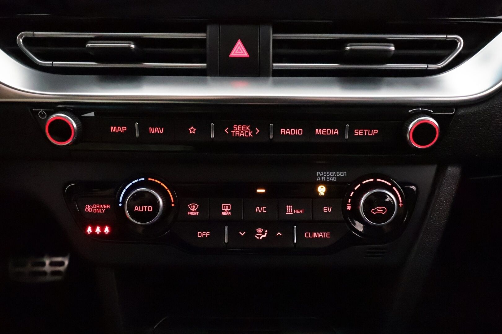KIA NIRO 2021 64 kWh Advance Plus **Adapt.vakkari / Ilmastoidut nahat / Lämpöpumppu / P.kamera / Muistipenkki / LED / Digimittaristo** - *Super Varusteet* SoH 96,4% / Kahdet hyvät renkaat aluvanteilla / Merkkihuollettu