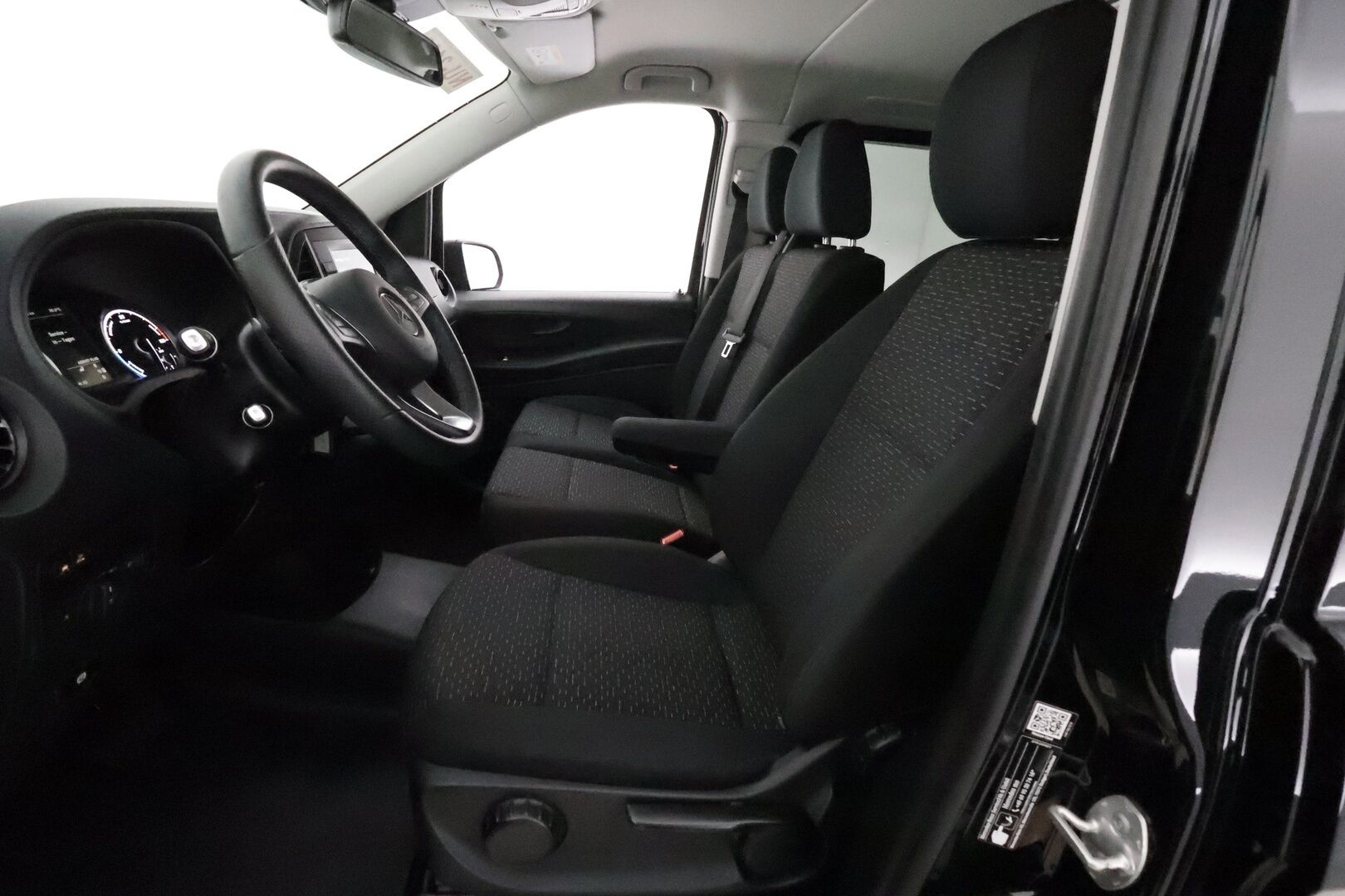 MERCEDES-BENZ eVITO 2024 129 Tourer Pro Extralang 5+1 invapaikka *P.Kamera / Vakkari / Kaistavahti / Navi / Apple&Android / Katveavustin*