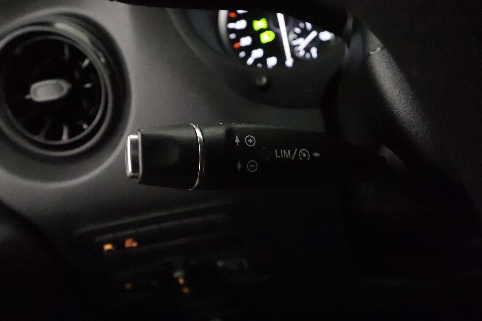 MERCEDES-BENZ eVITO 2024 129 Tourer Pro Extralang 5+1 invapaikka *P.Kamera / Vakkari / Kaistavahti / Navi / Apple&Android / Katveavustin*