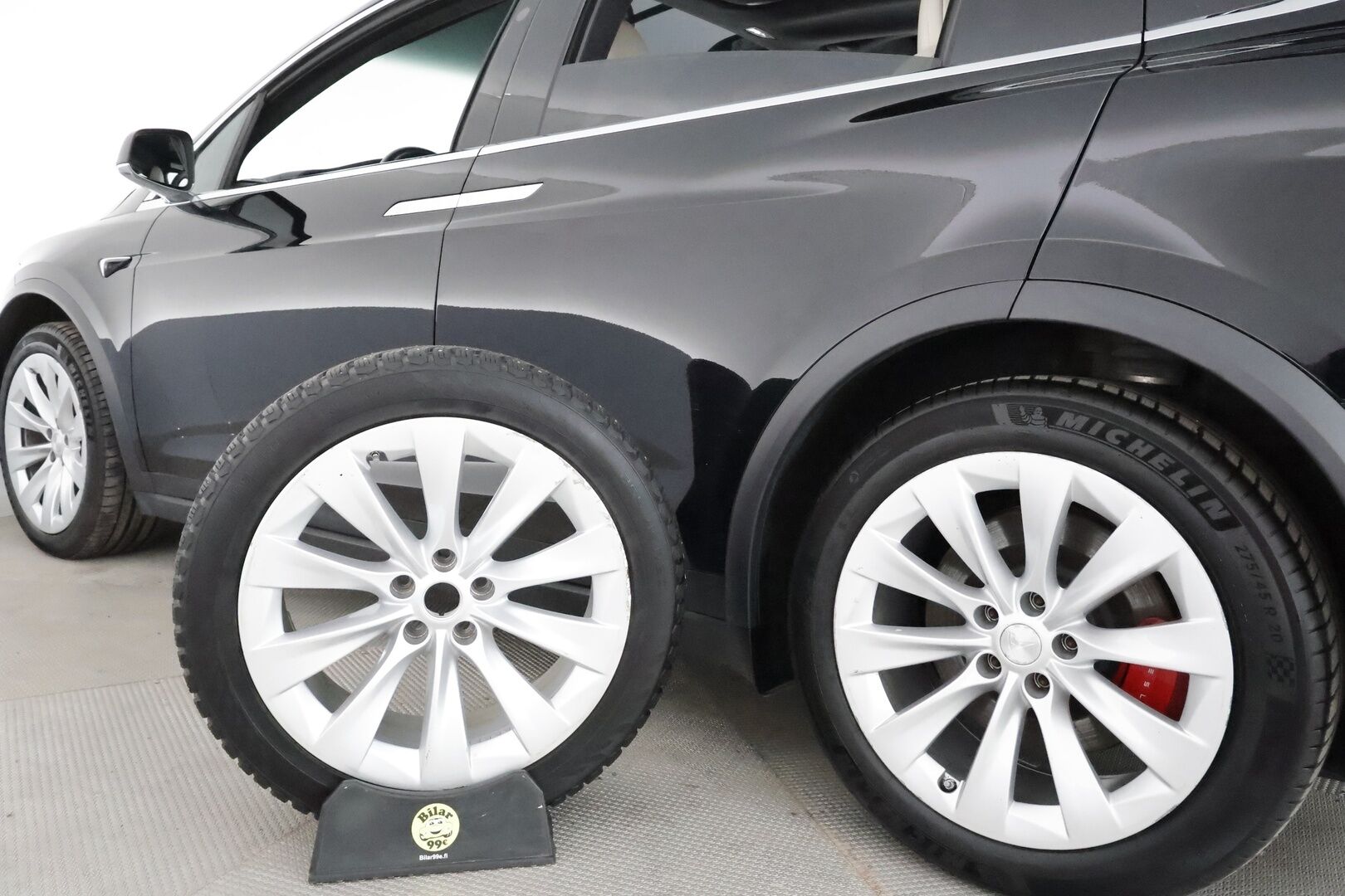 TESLA MODEL X 2020 Performance Ludicrous Dual Motor 6-Paik **Koukku / Adapt.Vakkari / LED-valot / P.kamera / Muistipenkki / Ilma-alusta** - 2,99 % KORKOTARJOUS TÄHÄN AUTOON - Kahdet Renkaat