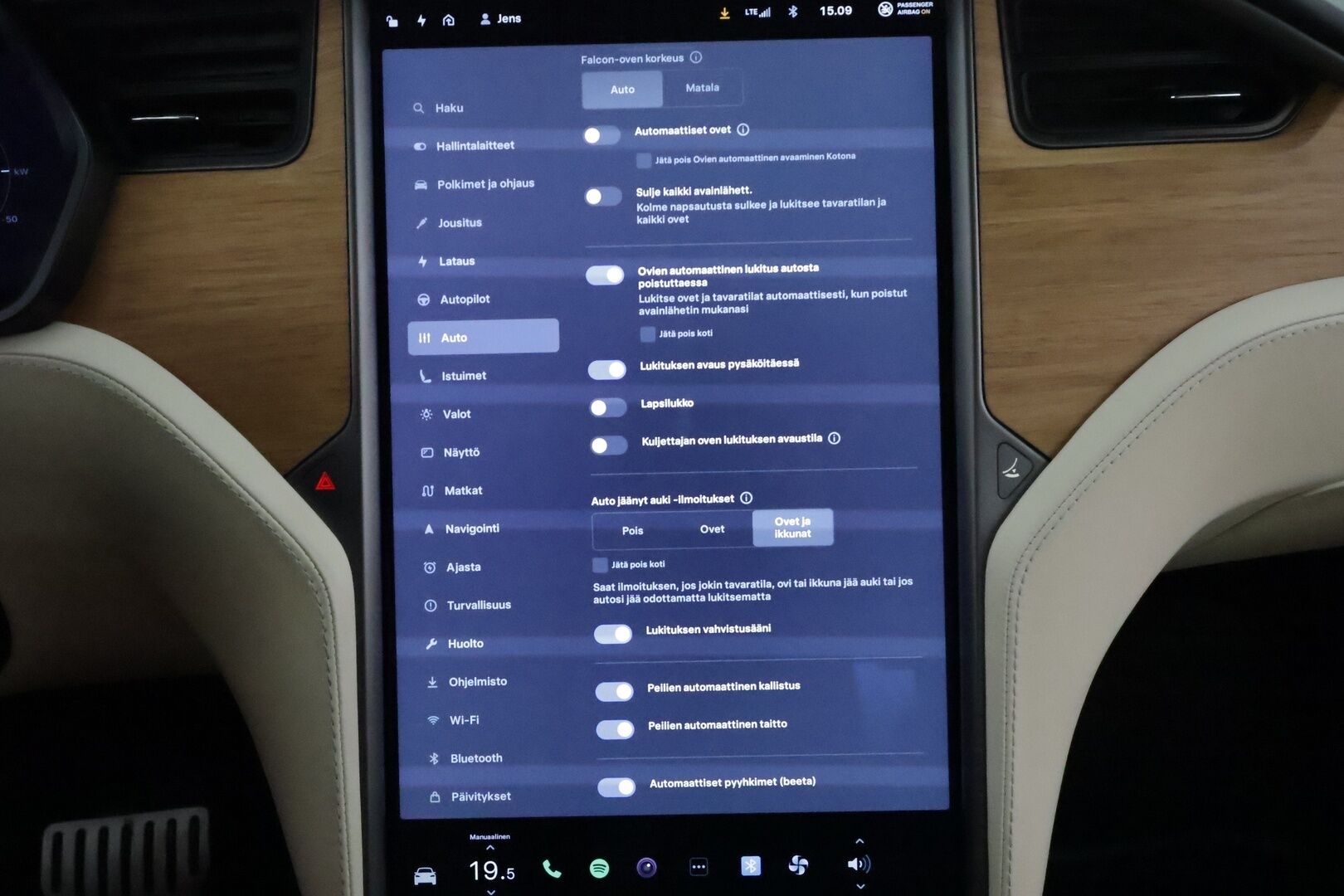 TESLA MODEL X 2020 Performance Ludicrous Dual Motor 6-Paik **Koukku / Adapt.Vakkari / LED-valot / P.kamera / Muistipenkki / Ilma-alusta** - 2,99 % KORKOTARJOUS TÄHÄN AUTOON - Kahdet Renkaat