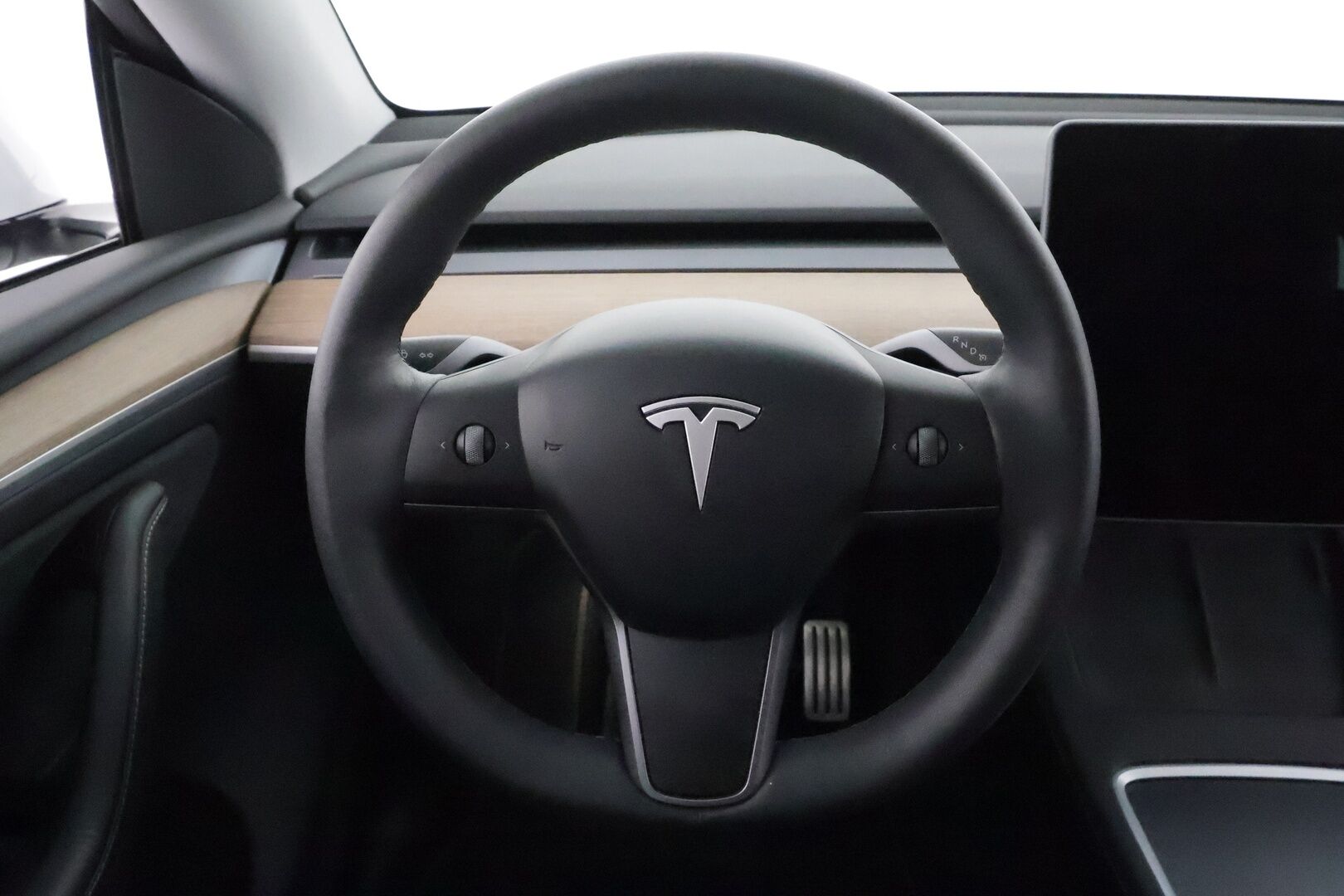 TESLA MODEL Y 2022 Performance AWD AMD Ryzen **Lasikatto / Lämpöpumppu / Adapt.Vakkari / Matrix-LED / P.Kamera / Muistipenkki / Navi** - 3,99 % KORKOTARJOUS TÄHÄN AUTOON - 2x Latauskaapelit / Kahdet Renkaat