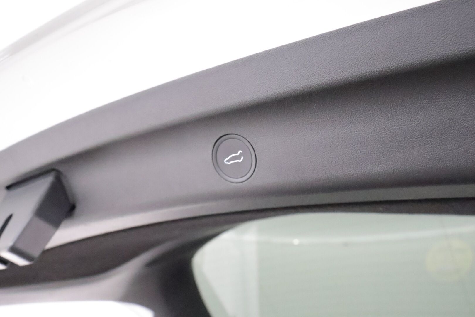 TESLA MODEL Y 2022 Performance AWD AMD Ryzen **Lasikatto / Lämpöpumppu / Adapt.Vakkari / Matrix-LED / P.Kamera / Muistipenkki / Navi** - 3,99 % KORKOTARJOUS TÄHÄN AUTOON - 2x Latauskaapelit / Kahdet Renkaat