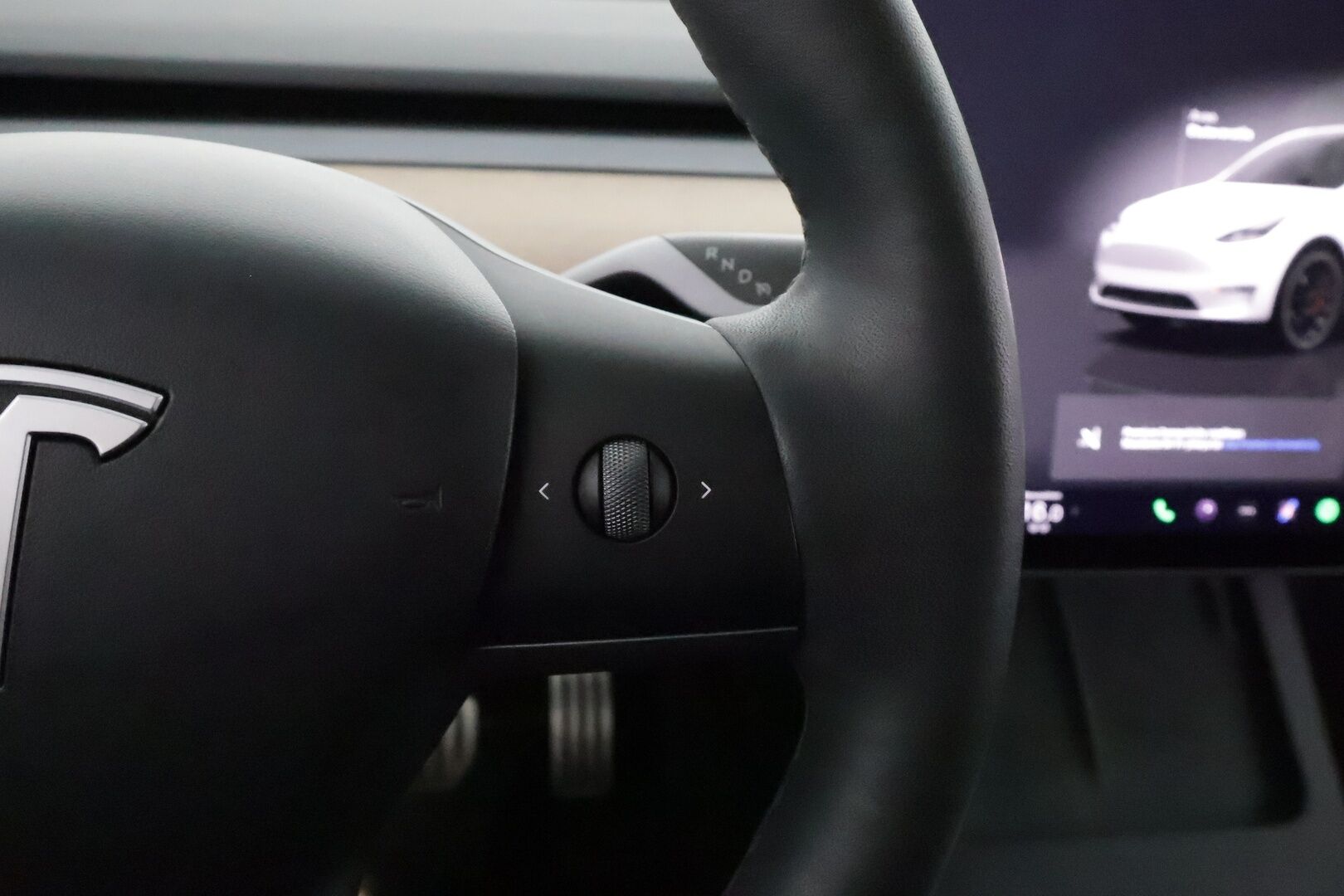 TESLA MODEL Y 2022 Performance AWD AMD Ryzen **Lasikatto / Lämpöpumppu / Adapt.Vakkari / Matrix-LED / P.Kamera / Muistipenkki / Navi** - 3,99 % KORKOTARJOUS TÄHÄN AUTOON - 2x Latauskaapelit / Kahdet Renkaat