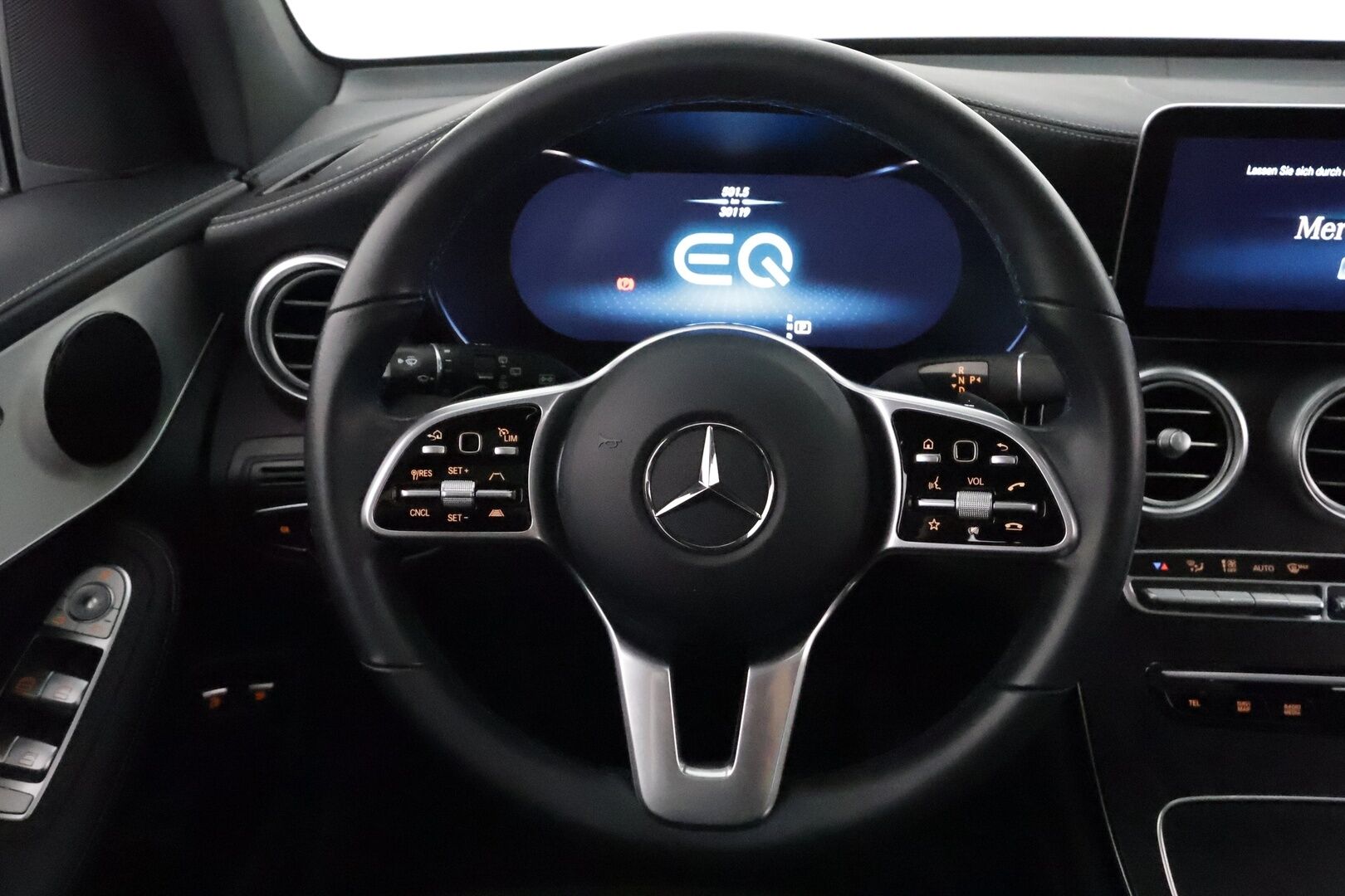 MERCEDES-BENZ GLC 2020 300 e 4MATIC A Business EQ Power **Panorama / Adapt.Vakkari / Multibeam / Koukku / P.kamera / Sporttipenkit / Navi** - 3,99 % KORKOTARJOUS TÄHÄN AUTOON - 2x Latauskaapelit / Kahdet Renkaat