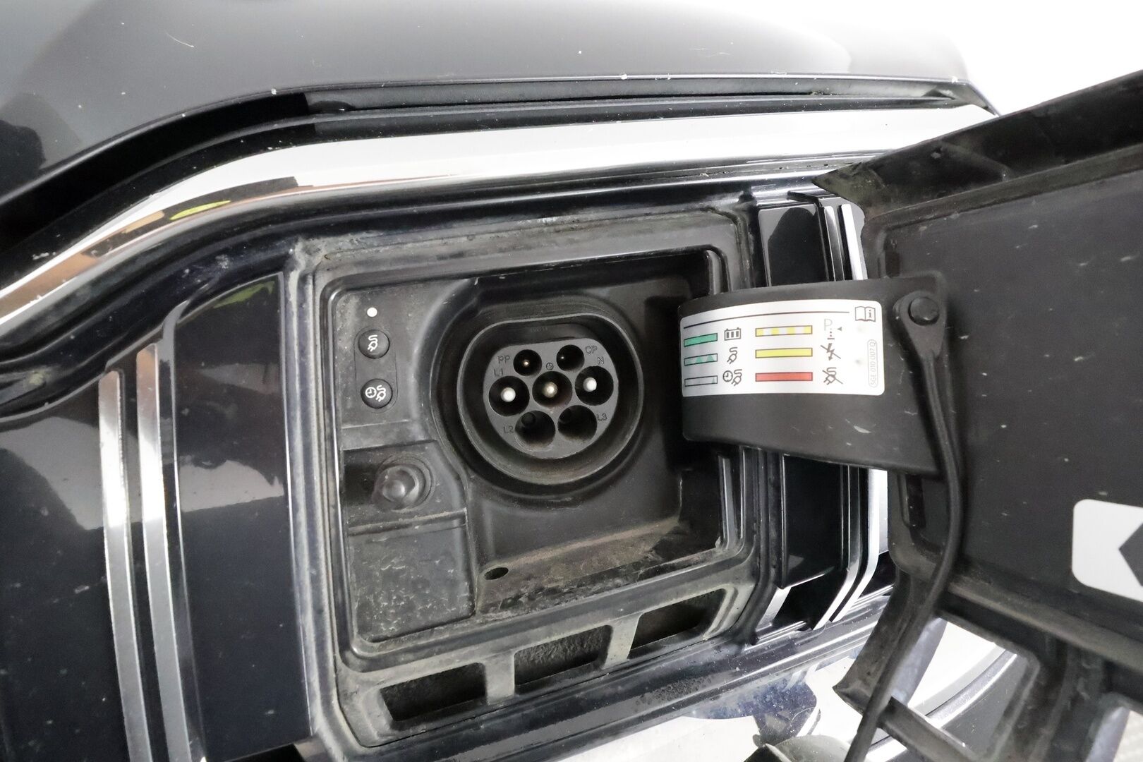 SKODA SUPERB 2023 Combi 1.4 TSI PHEV Style iV DSG **Webasto / Koukku / Adapt.Vakkari / Matrix-LED / P.kamera / Muistipenkki / Navi** - 2x Latauskaapelit