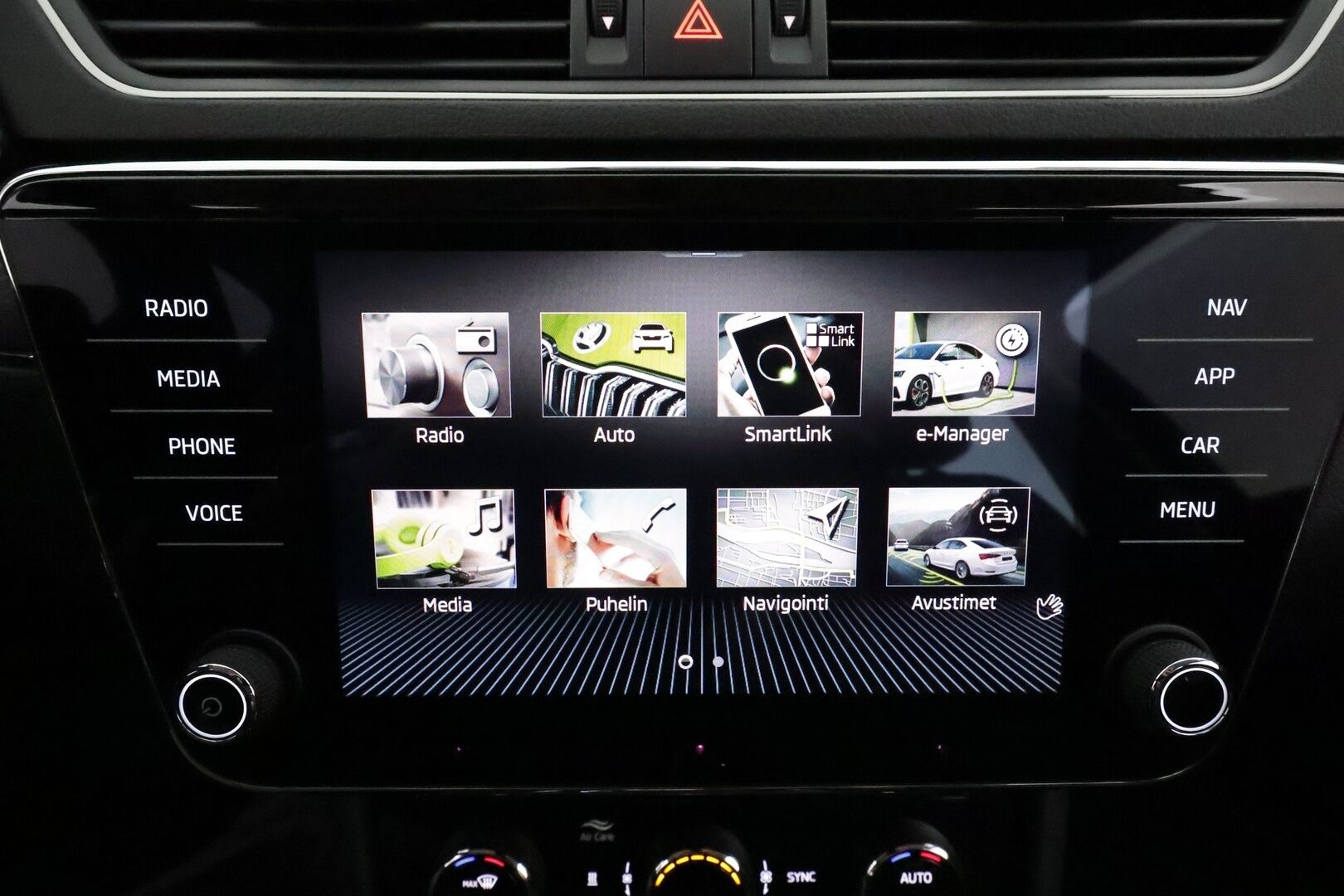 SKODA SUPERB 2023 Combi 1.4 TSI PHEV Style iV DSG **Webasto / Koukku / Adapt.Vakkari / Matrix-LED / P.kamera / Muistipenkki / Navi** - 2x Latauskaapelit