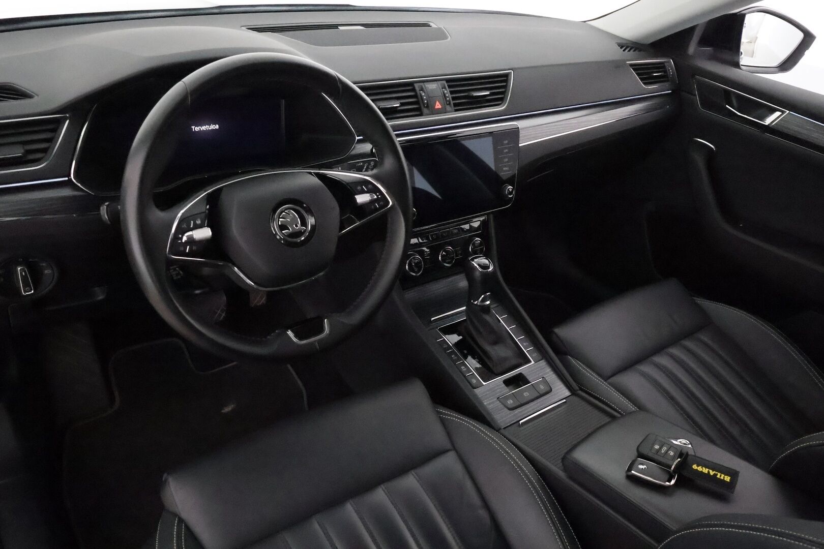SKODA SUPERB 2023 Combi 1.4 TSI PHEV Style iV DSG **Webasto / Koukku / Adapt.Vakkari / Matrix-LED / P.kamera / Muistipenkki / Navi** - 2x Latauskaapelit