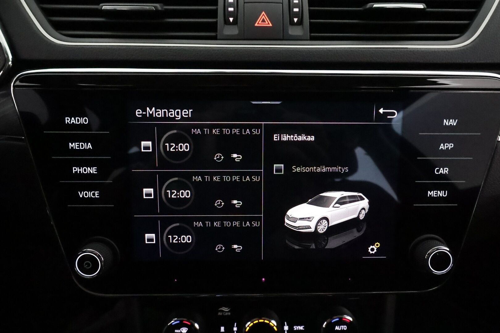 SKODA SUPERB 2023 Combi 1.4 TSI PHEV Style iV DSG **Webasto / Koukku / Adapt.Vakkari / Matrix-LED / P.kamera / Muistipenkki / Navi** - 2x Latauskaapelit