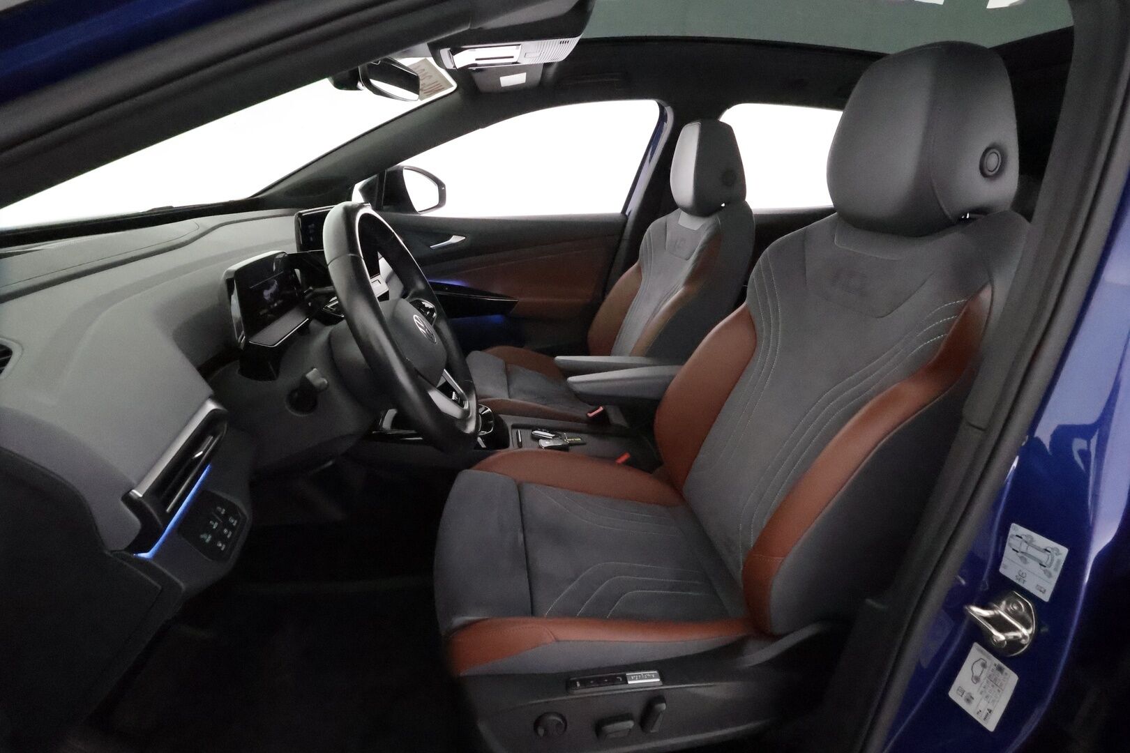 VOLKSWAGEN ID.4 2021 Pro Performance 1ST Max**HUD / Lasikatto / ACC / Matrix-LED / 360° / Lämpöpumppu / Koukku / Hierovat Sportit Muistilla** - **HUIPPU VARUSTEET**