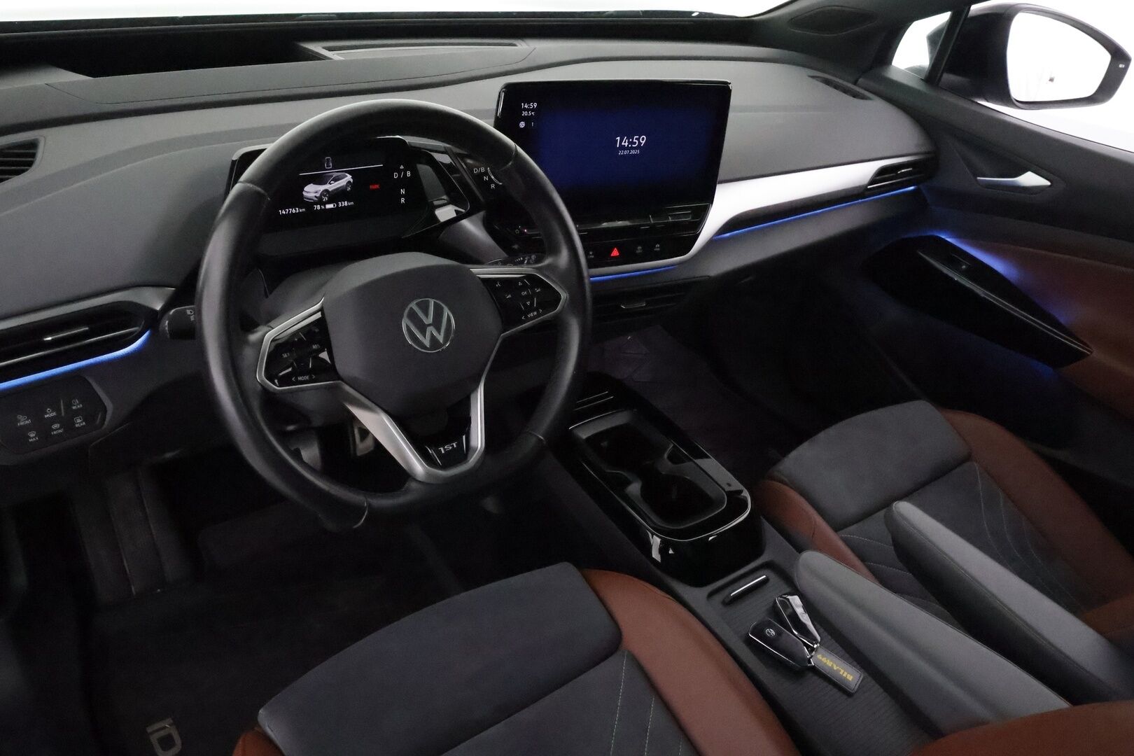 VOLKSWAGEN ID.4 2021 Pro Performance 1ST Max**HUD / Lasikatto / ACC / Matrix-LED / 360° / Lämpöpumppu / Koukku / Hierovat Sportit Muistilla** - **HUIPPU VARUSTEET**
