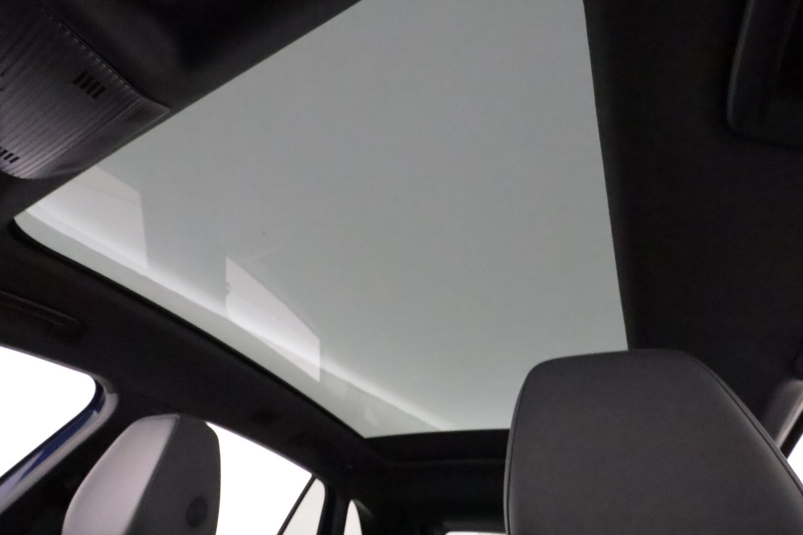VOLKSWAGEN ID.4 2021 Pro Performance 1ST Max**HUD / Lasikatto / ACC / Matrix-LED / 360° / Lämpöpumppu / Koukku / Hierovat Sportit Muistilla** - **HUIPPU VARUSTEET**
