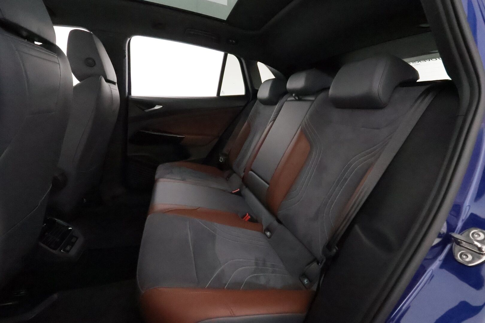 VOLKSWAGEN ID.4 2021 Pro Performance 1ST Max**HUD / Lasikatto / ACC / Matrix-LED / 360° / Lämpöpumppu / Koukku / Hierovat Sportit Muistilla** - **HUIPPU VARUSTEET**