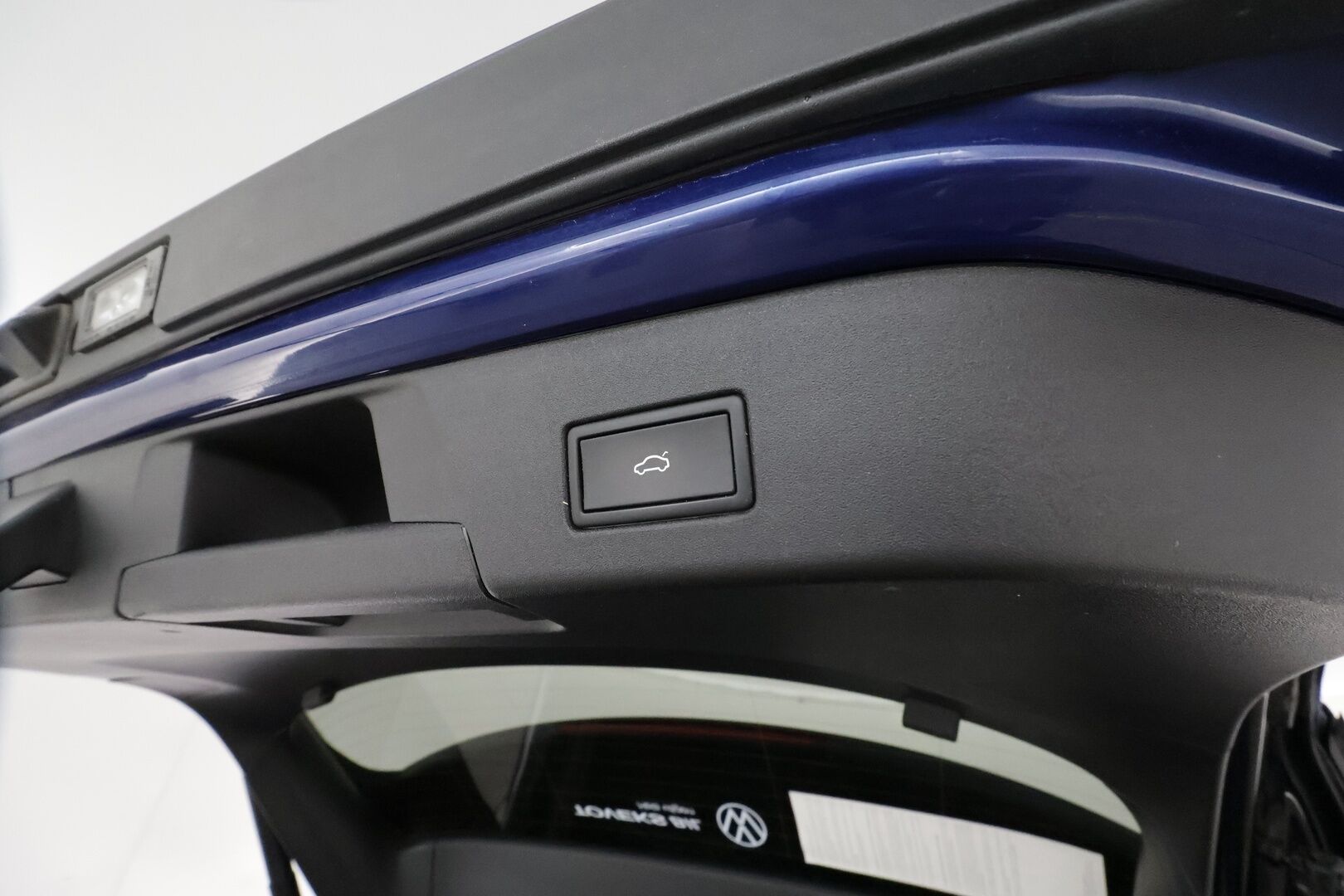 VOLKSWAGEN ID.4 2021 Pro Performance 1ST Max**HUD / Lasikatto / ACC / Matrix-LED / 360° / Lämpöpumppu / Koukku / Hierovat Sportit Muistilla** - **HUIPPU VARUSTEET**