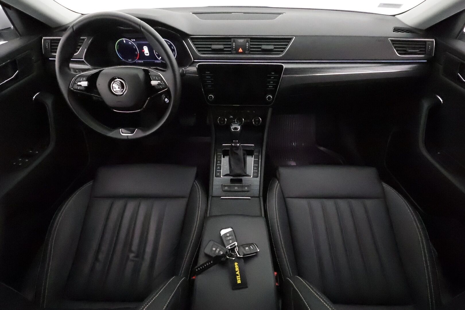 SKODA SUPERB 2023 Combi 1.4 TSI PHEV Style iV DSG **Webasto / Koukku / Adapt.Vakkari / Matrix-LED / P.kamera / Muistipenkki / Navi** - Akku kuntotarkastettu / 2x Latauskaapelit / Kahdet Renkaat