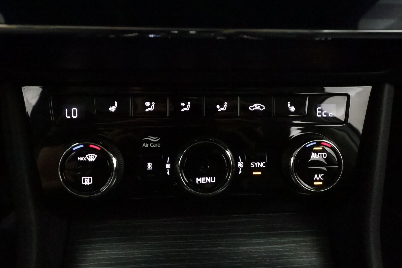 SKODA SUPERB 2023 Combi 1.4 TSI PHEV Style iV DSG **Webasto / Koukku / Adapt.Vakkari / Matrix-LED / P.kamera / Muistipenkki / Navi** - Akku kuntotarkastettu / 2x Latauskaapelit / Kahdet Renkaat