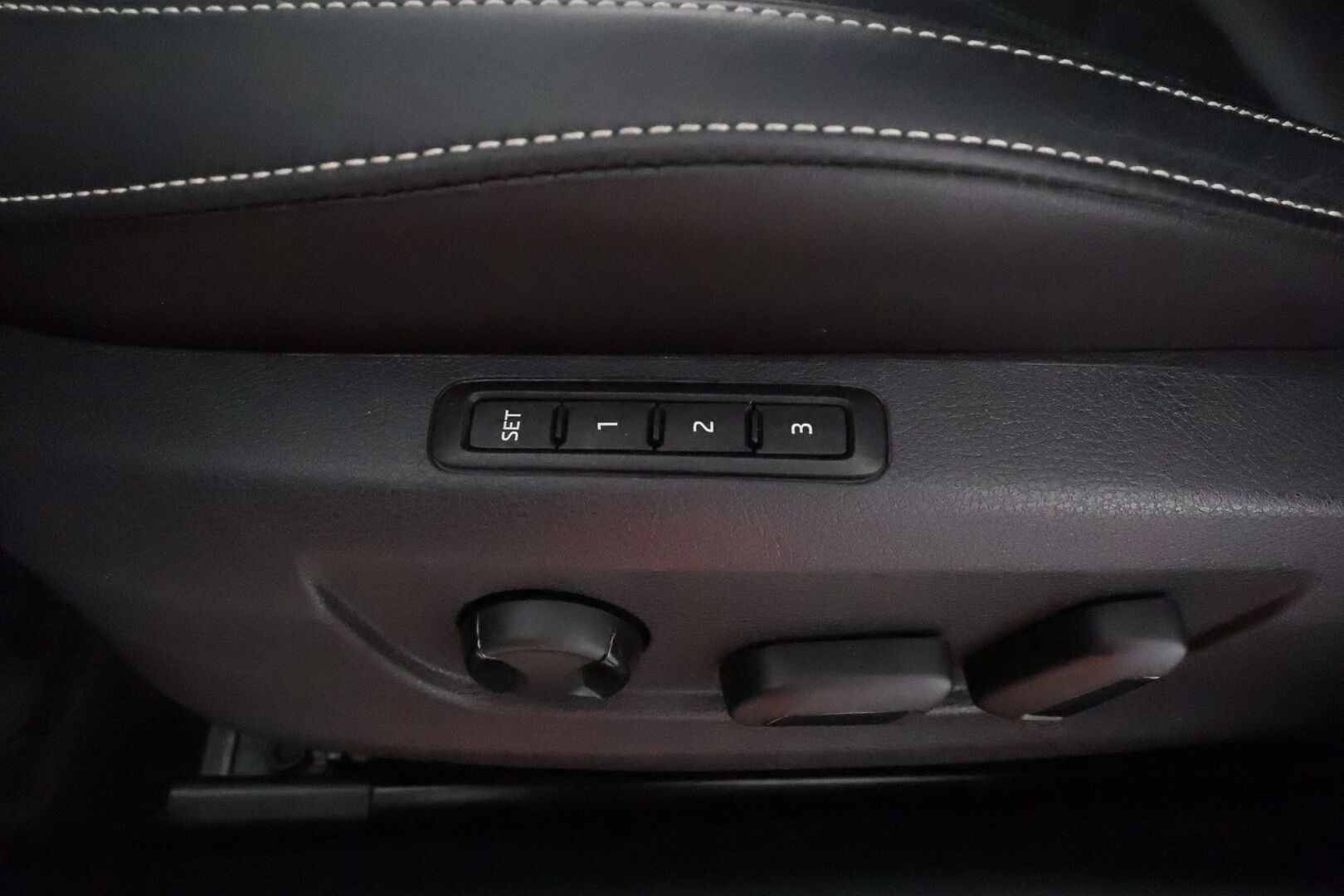 SKODA SUPERB 2023 Combi 1.4 TSI PHEV Style iV DSG **Webasto / Koukku / Adapt.Vakkari / Matrix-LED / P.kamera / Muistipenkki / Navi** - Akku kuntotarkastettu / 2x Latauskaapelit / Kahdet Renkaat