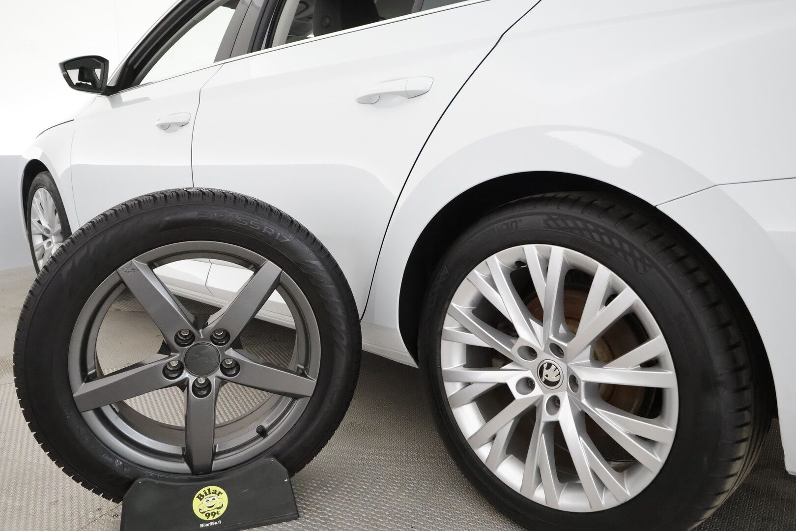 SKODA SUPERB 2023 Combi 1.4 TSI PHEV Style iV DSG **Webasto / Koukku / Adapt.Vakkari / Matrix-LED / P.kamera / Muistipenkki / Navi** - Akku kuntotarkastettu / 2x Latauskaapelit / Kahdet Renkaat