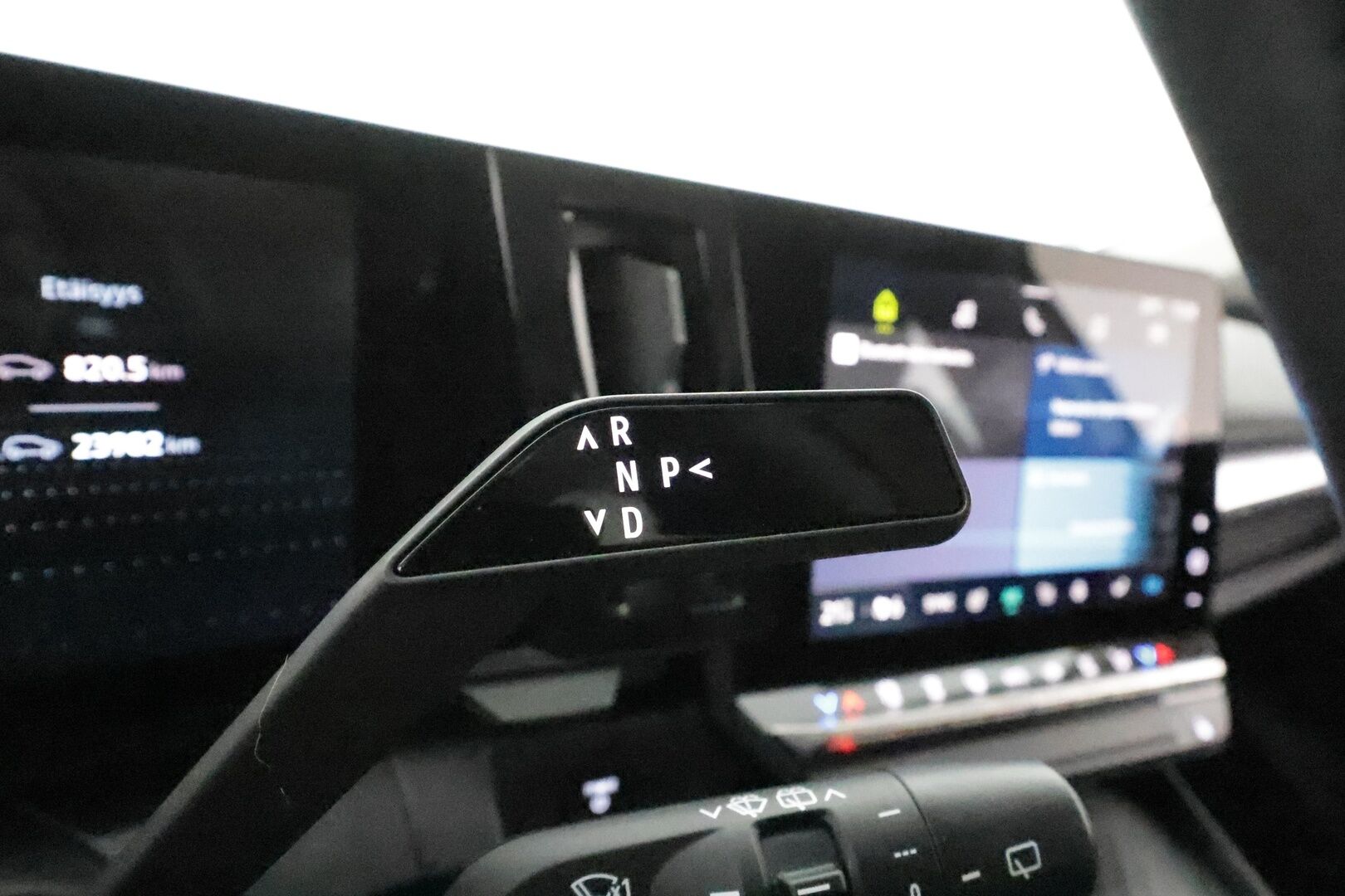 RENAULT MEGANE 2023 E-Tech electric 130hv **Adapt.Vakkari / LED-valot / P.Kamera / Kaistavahti / Apple&Android / Digimittaristo**