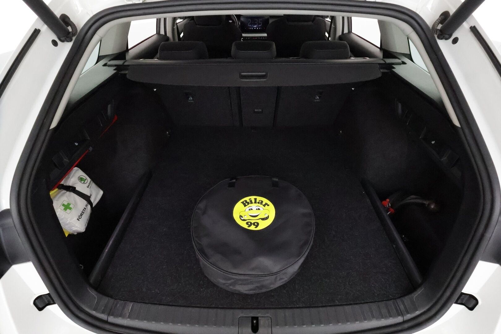 SKODA OCTAVIA 2021 Combi 1,4 TSI PHEV Style iV DSG **Webasto / Koukku / Adapt.Vakkari / Matrix-LED / P.kamera / Kaistavahti / Keyless** - Akku kuntotarkastettu / 2x Latauskaapelit