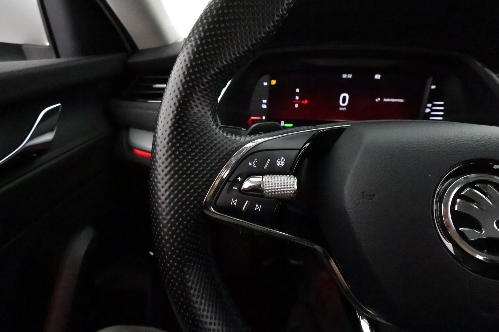 SKODA OCTAVIA 2021 Combi 1,4 TSI PHEV Style iV DSG **Webasto / Koukku / Adapt.Vakkari / Matrix-LED / P.kamera / Kaistavahti / Keyless** - Akku kuntotarkastettu / 2x Latauskaapelit
