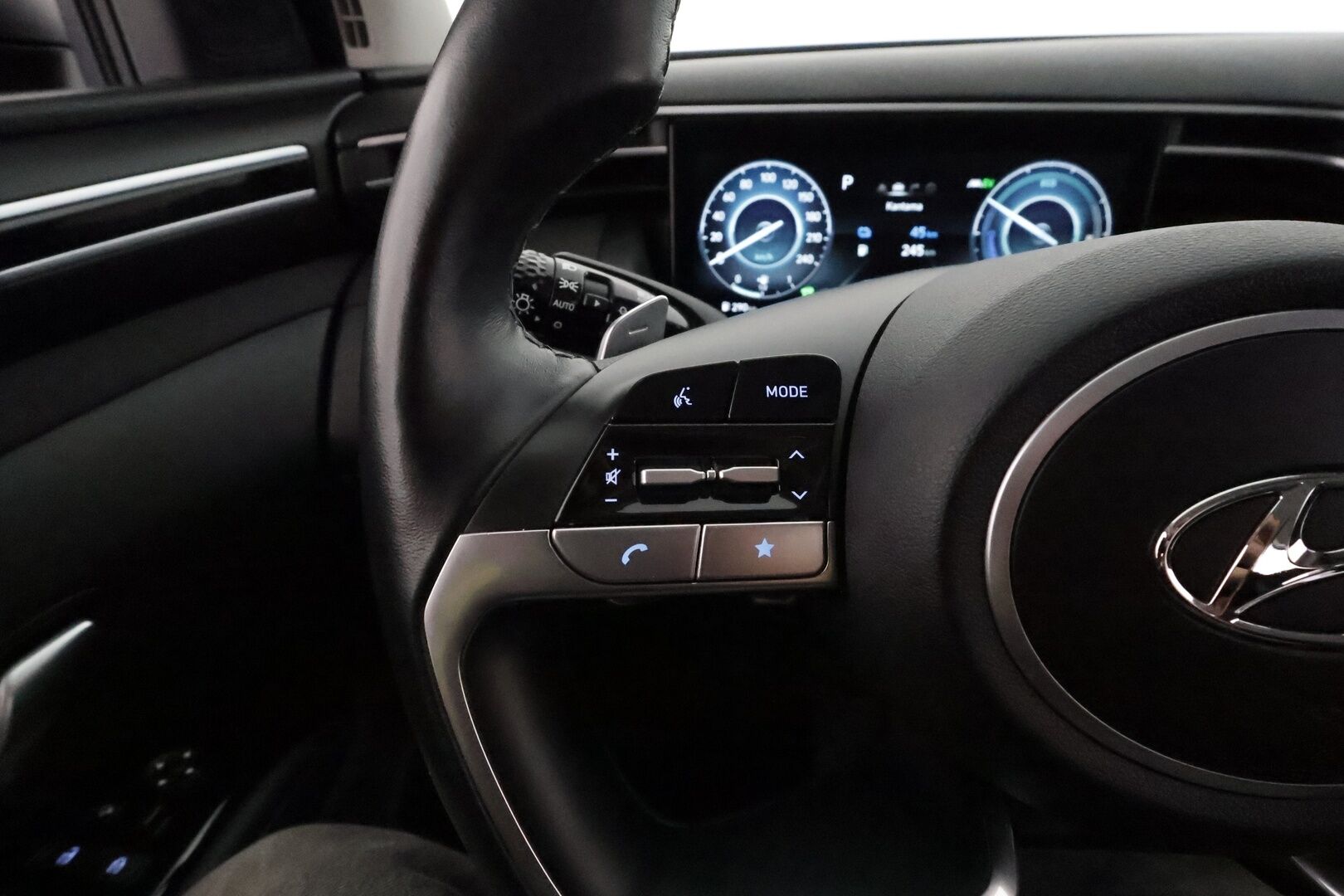 HYUNDAI TUCSON 2022 1.6 T-GDi 265 hv Plug-in 4WD 6AT Premium **Adapt.Vakkari / LED-valot / KRELL / P.kamera / Ilmastoidut Nahat / Navi** - 3,99 % KORKOTARJOUS TÄHÄN AUTOON 31.8. ASTI! - Akku kuntotarkastettu / Kahdet Renkaat